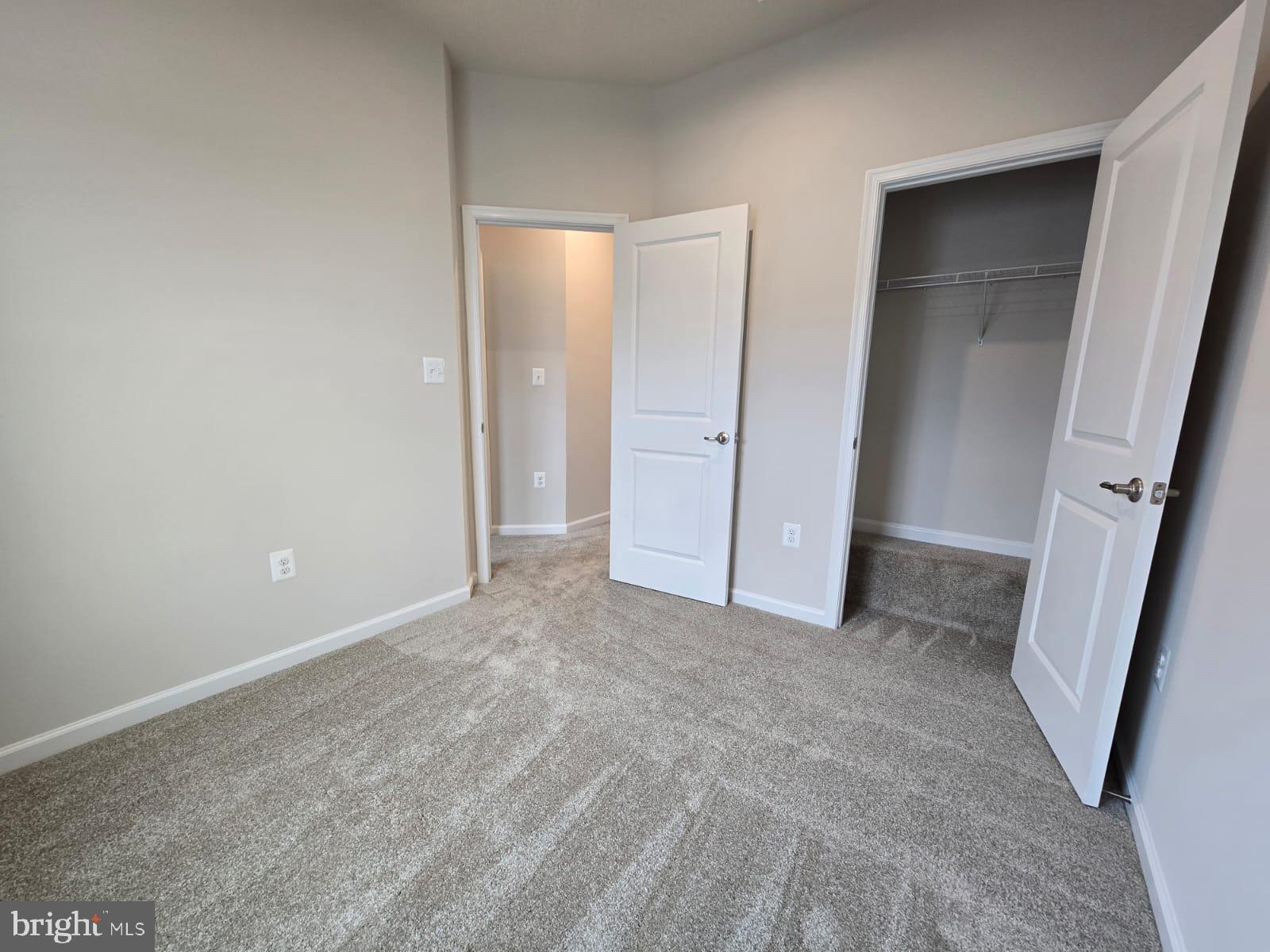 ALEXANDER'S CROSSING - Residential Lease