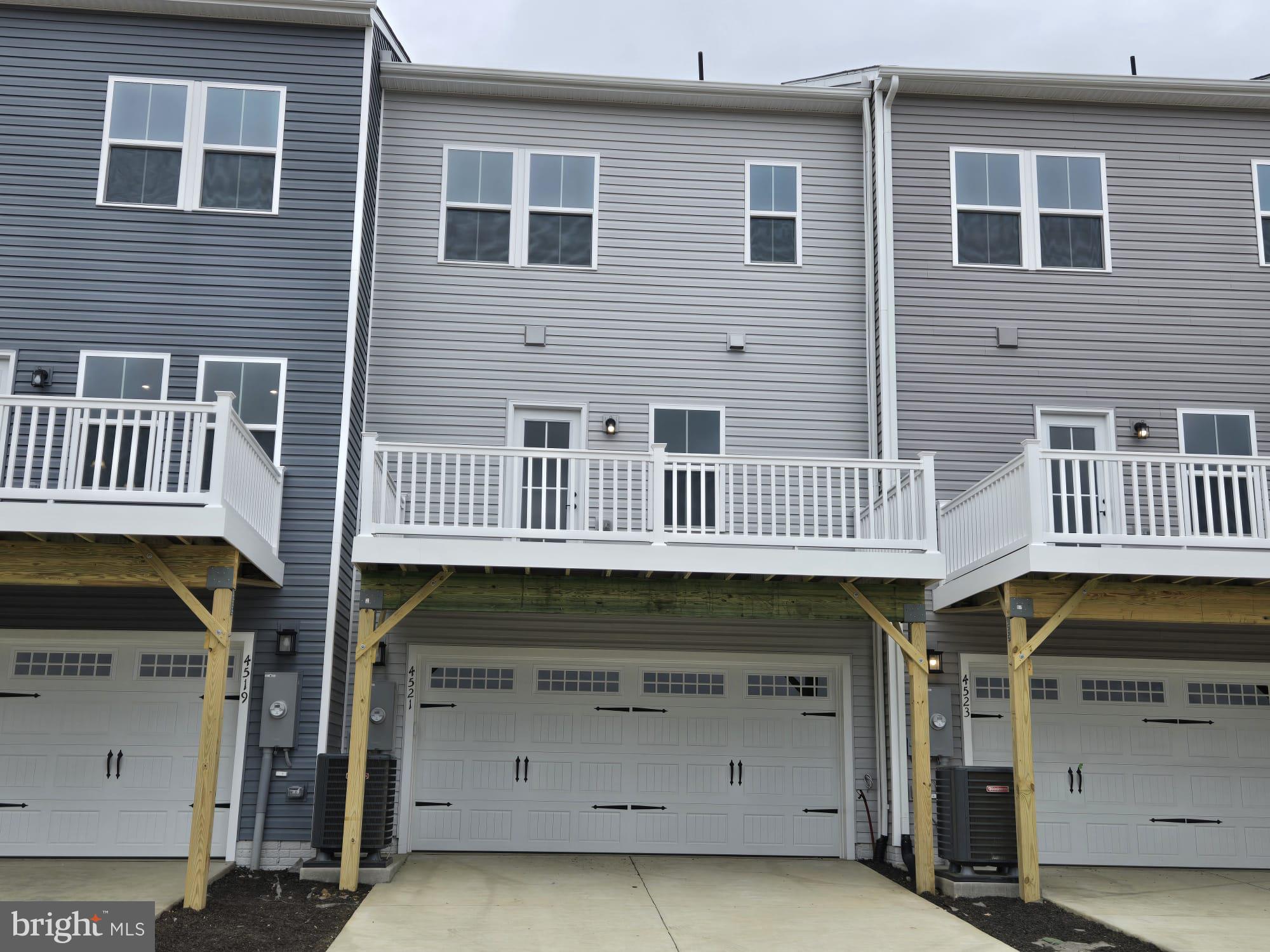 ALEXANDER'S CROSSING - Residential Lease