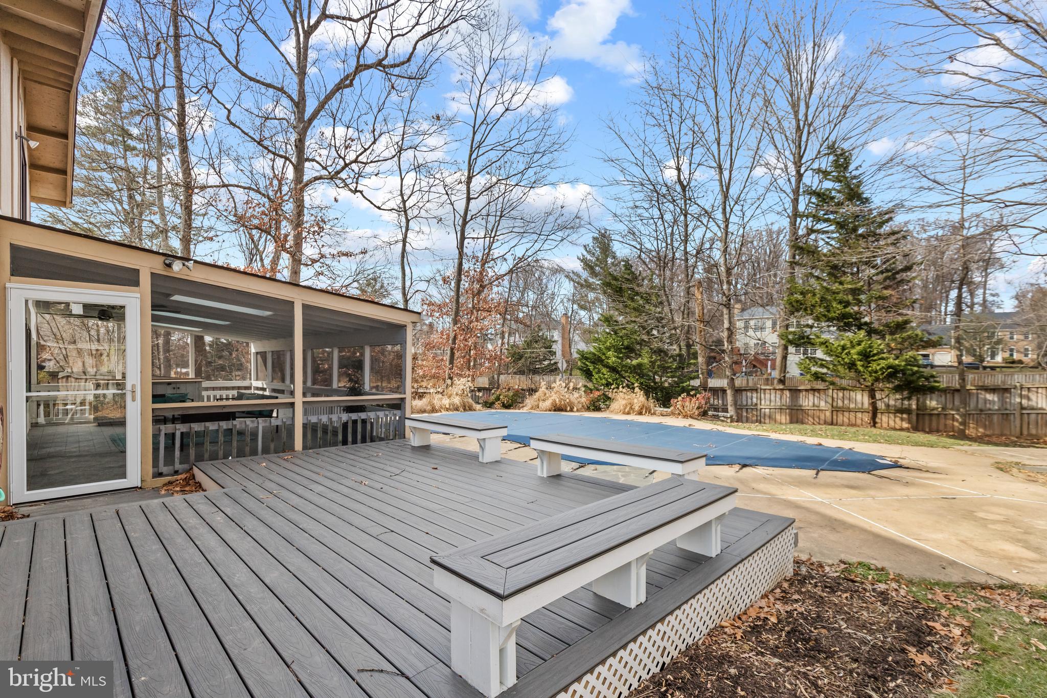 SIGNAL HILL - Residential