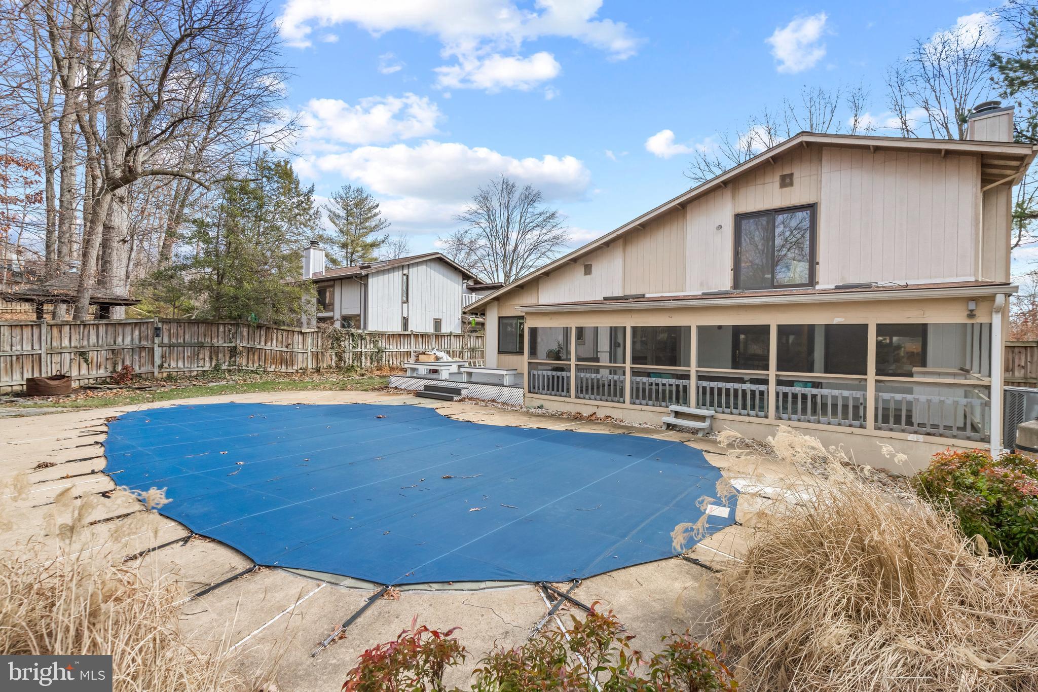 SIGNAL HILL - Residential