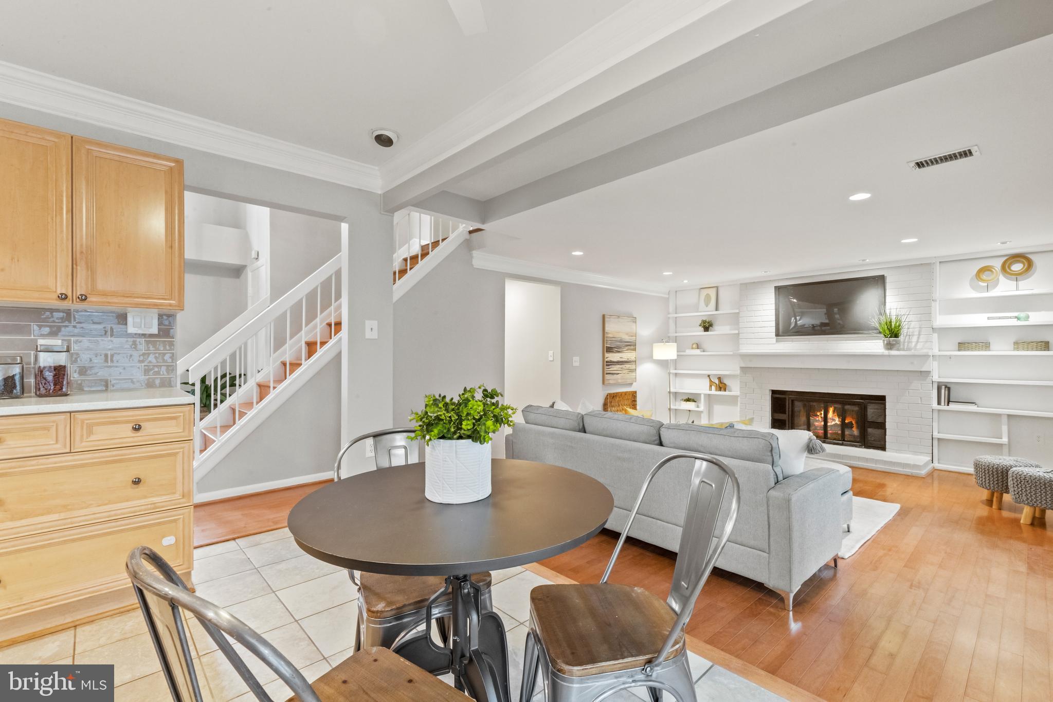 SIGNAL HILL - Residential