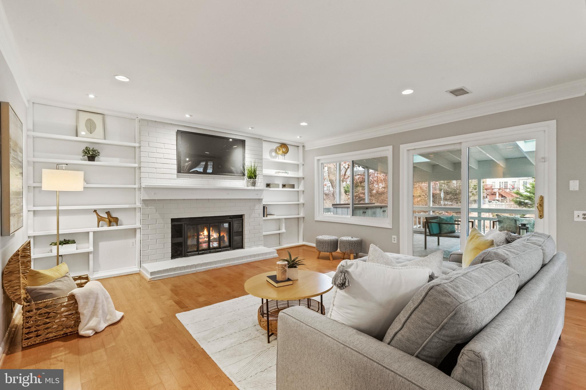 SIGNAL HILL - Residential