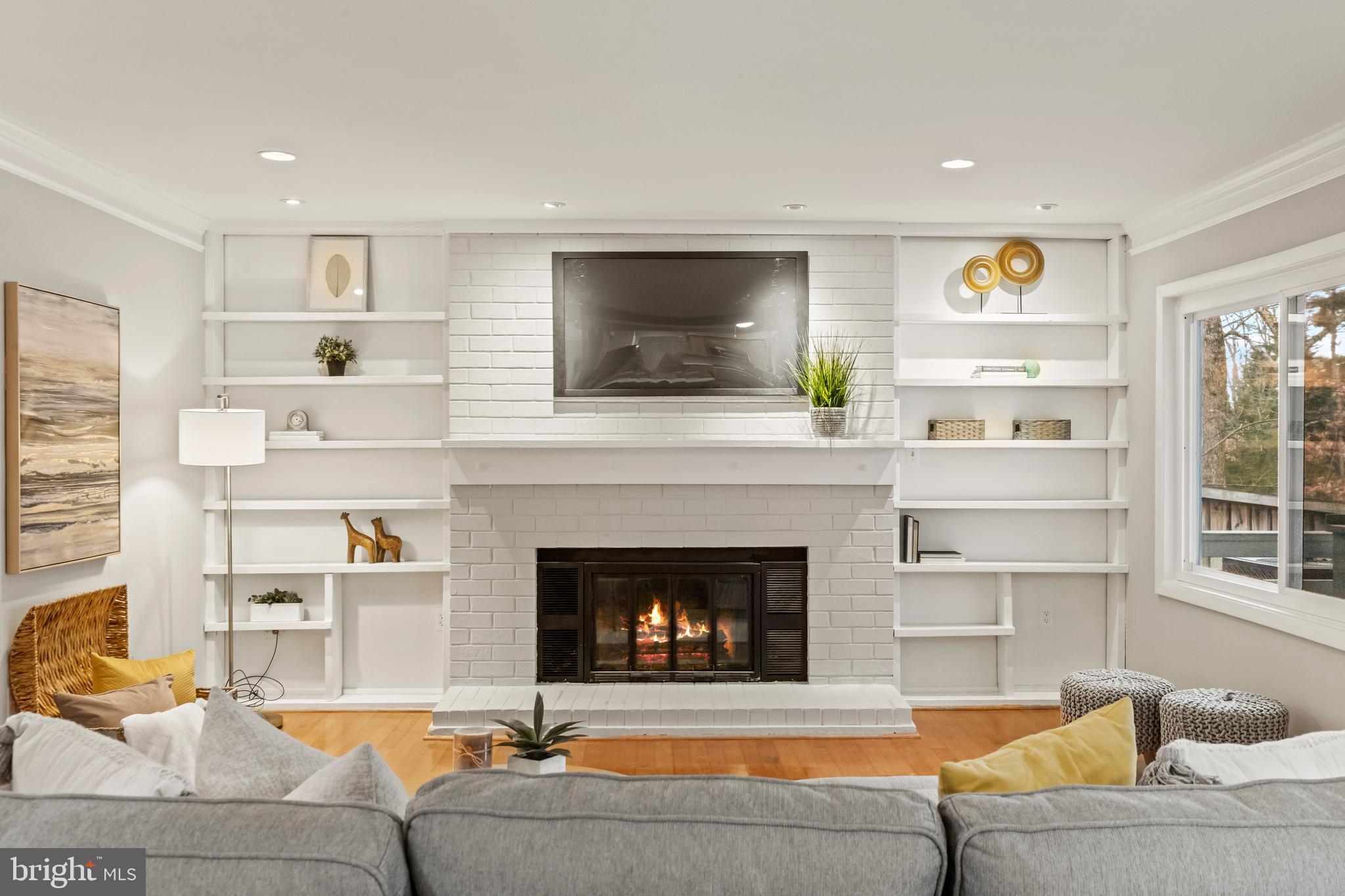 SIGNAL HILL - Residential