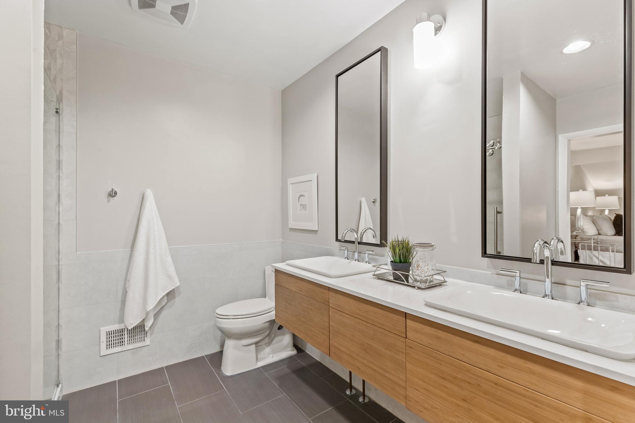 SIGNAL HILL - Residential