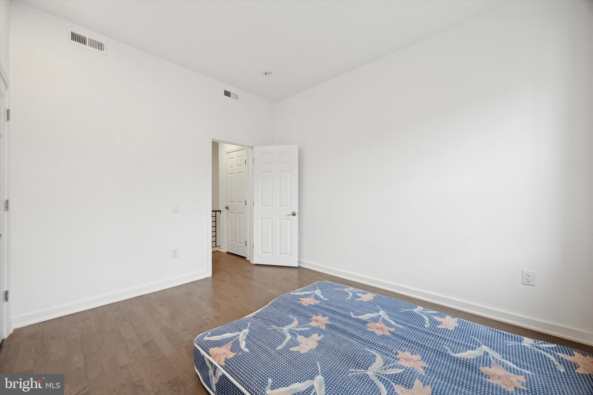 STRAWBERRY MANSION - Residential