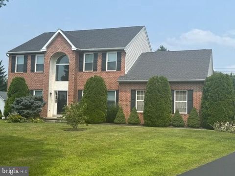 1124 LONGWOOD DRIVE QUAKERTOWN PA 18951