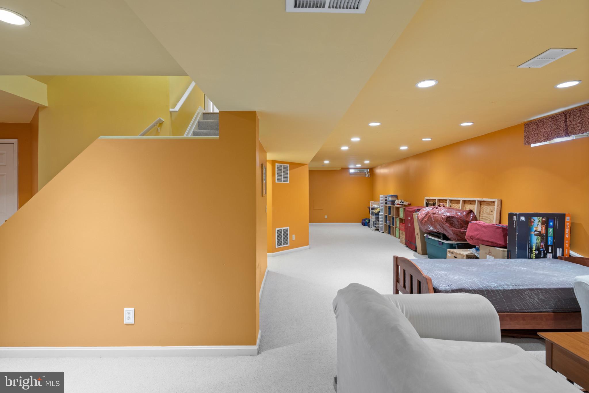 RUSSETT - Residential