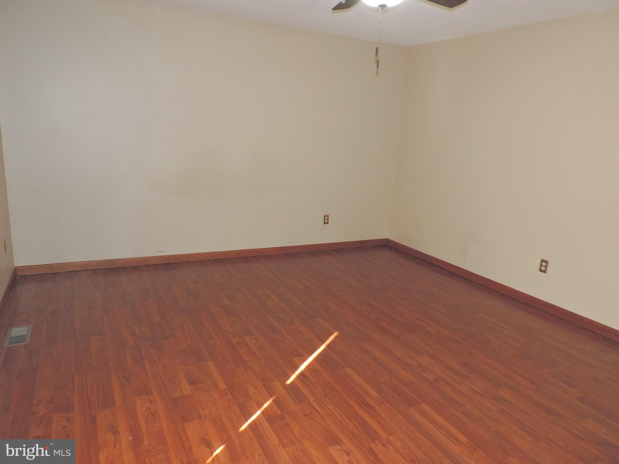 ROYAL EXCHANGE - Residential