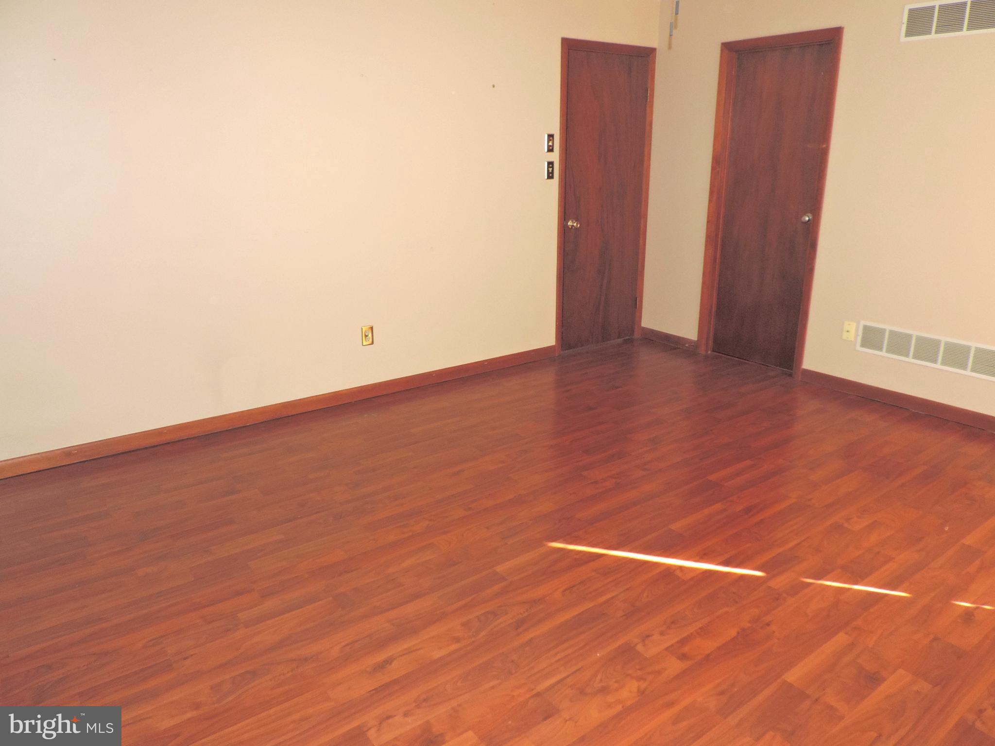 ROYAL EXCHANGE - Residential