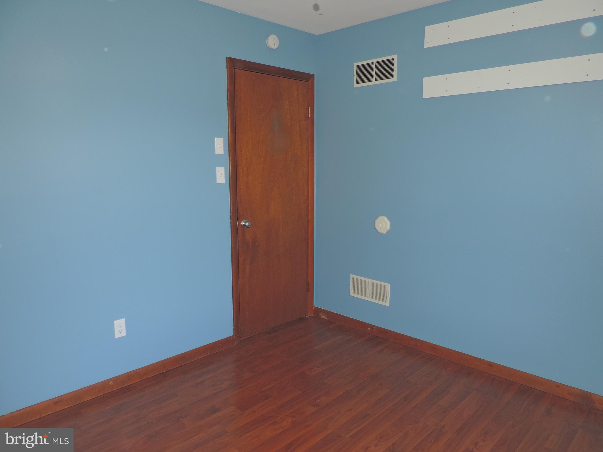 ROYAL EXCHANGE - Residential