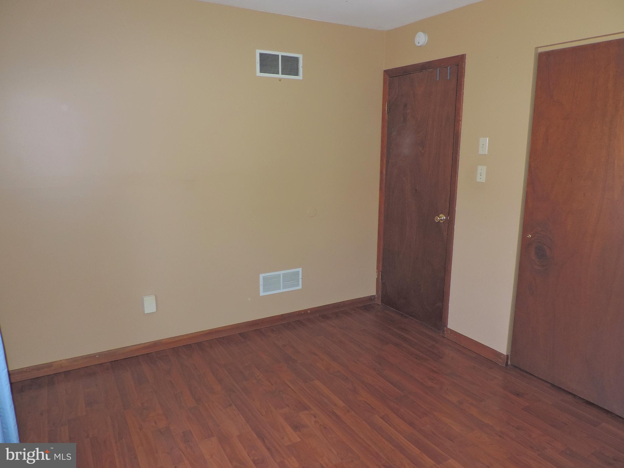 ROYAL EXCHANGE - Residential