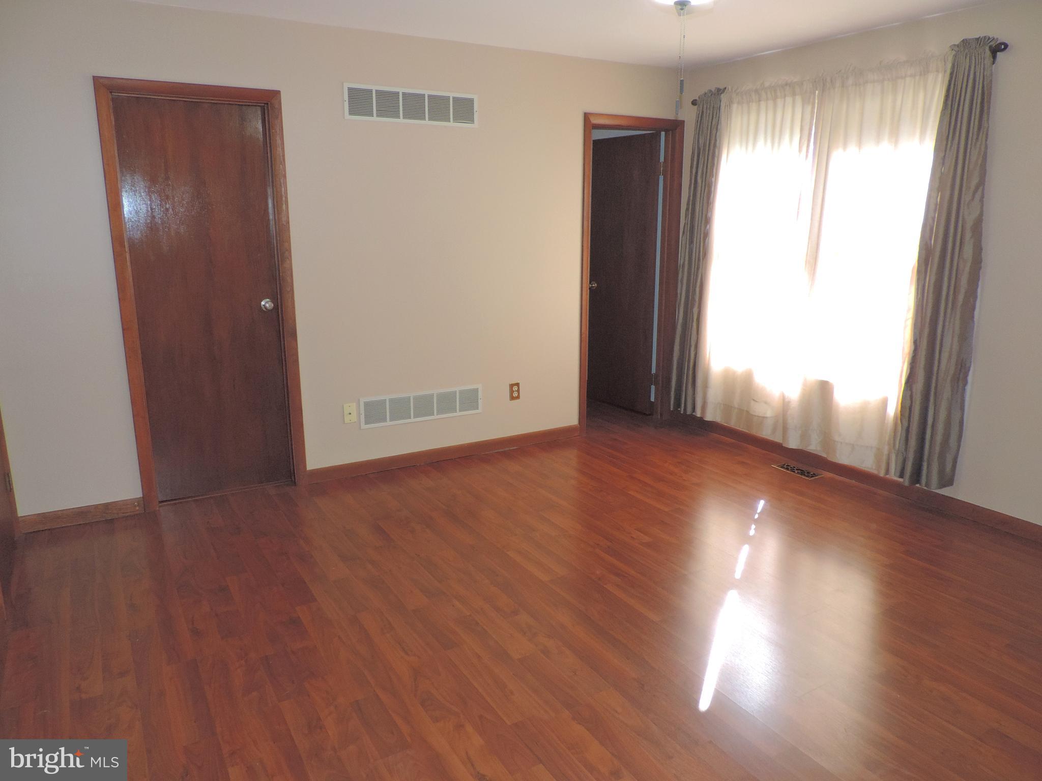 ROYAL EXCHANGE - Residential