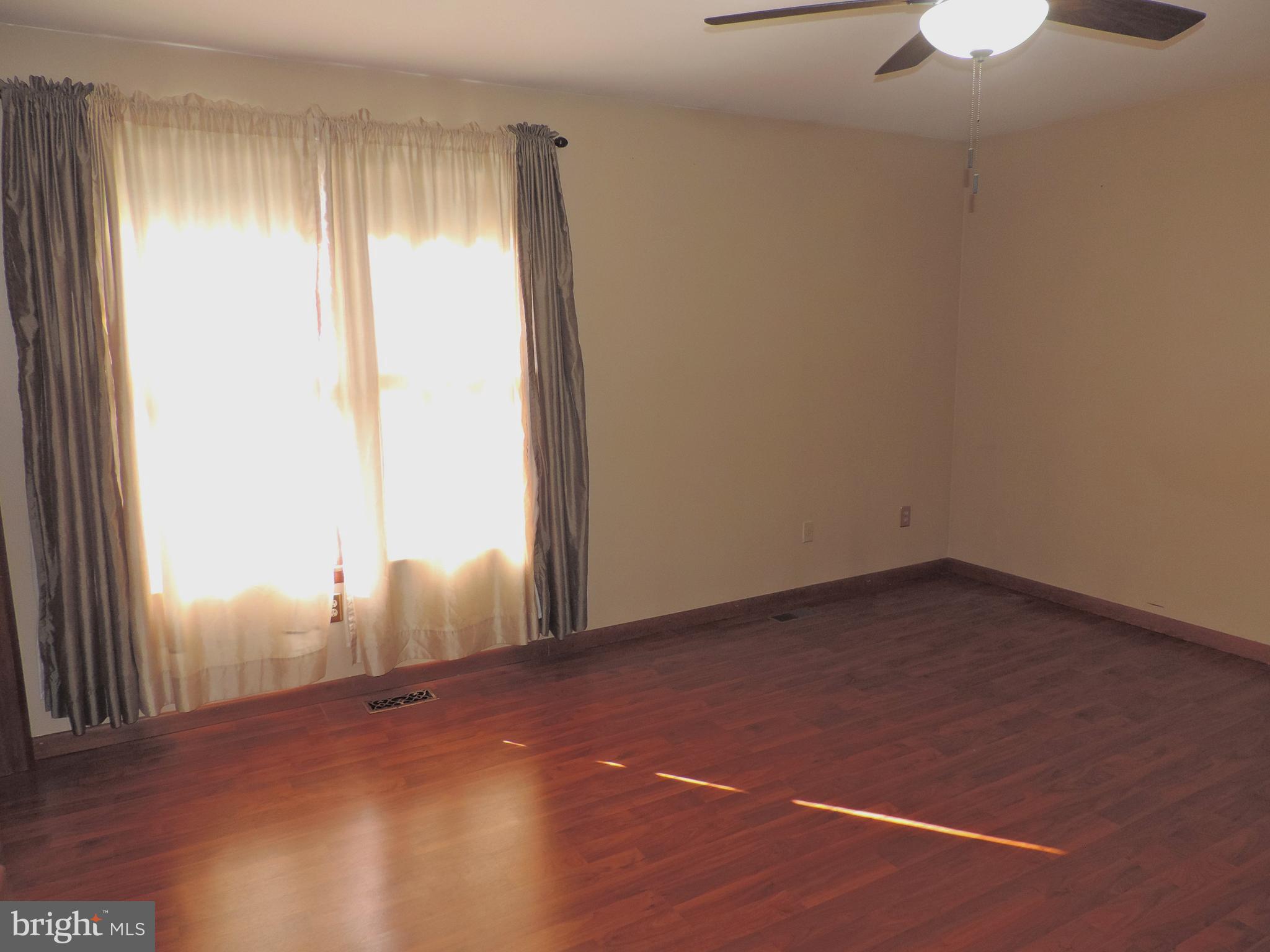 ROYAL EXCHANGE - Residential