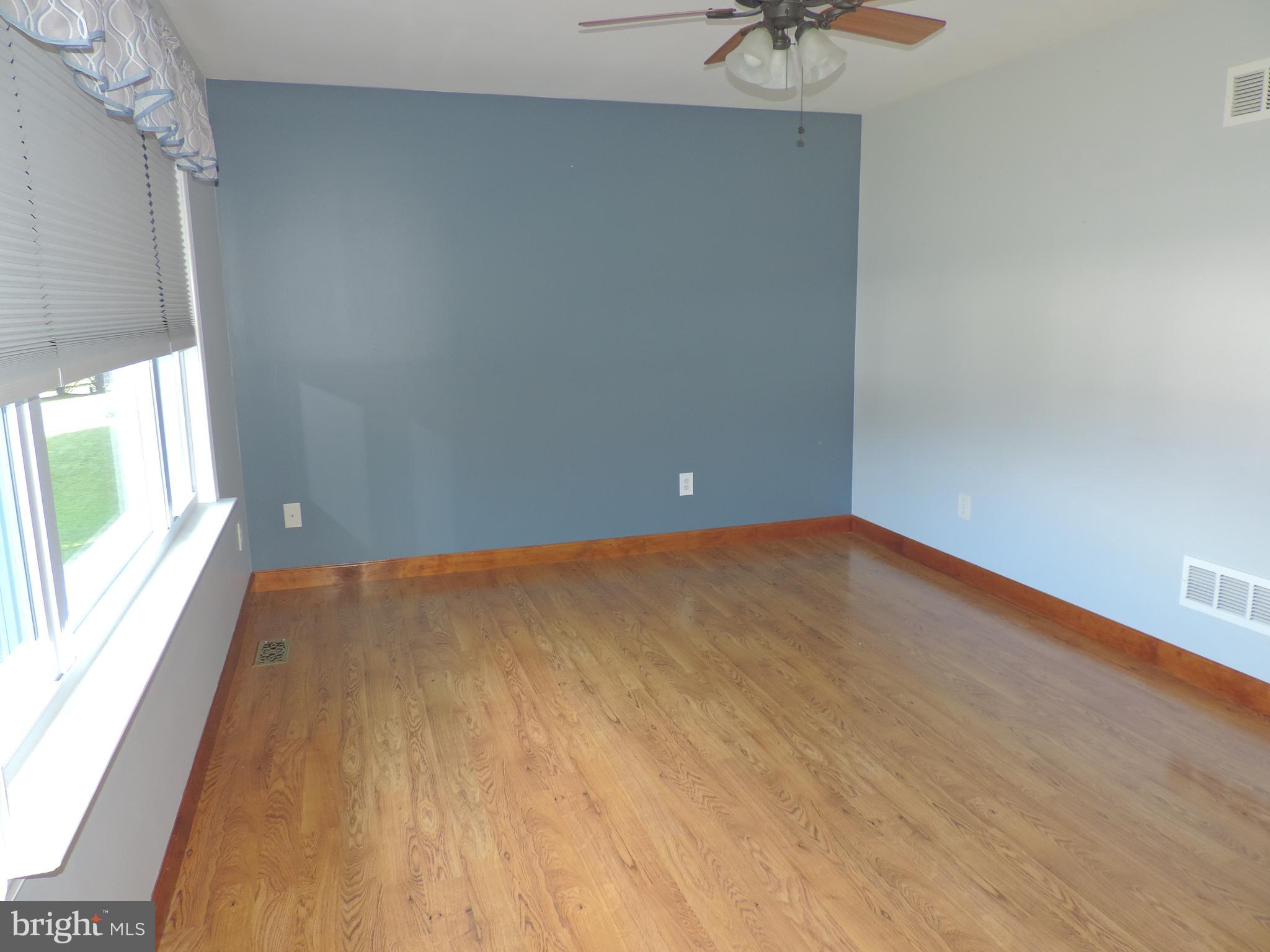 ROYAL EXCHANGE - Residential