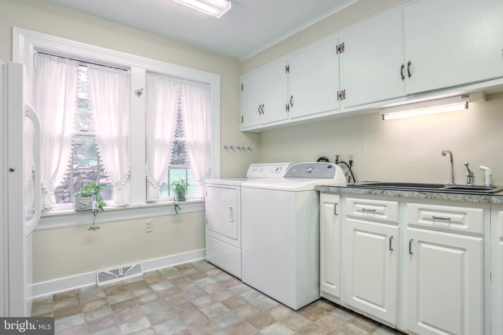 STRATHCONA - Residential