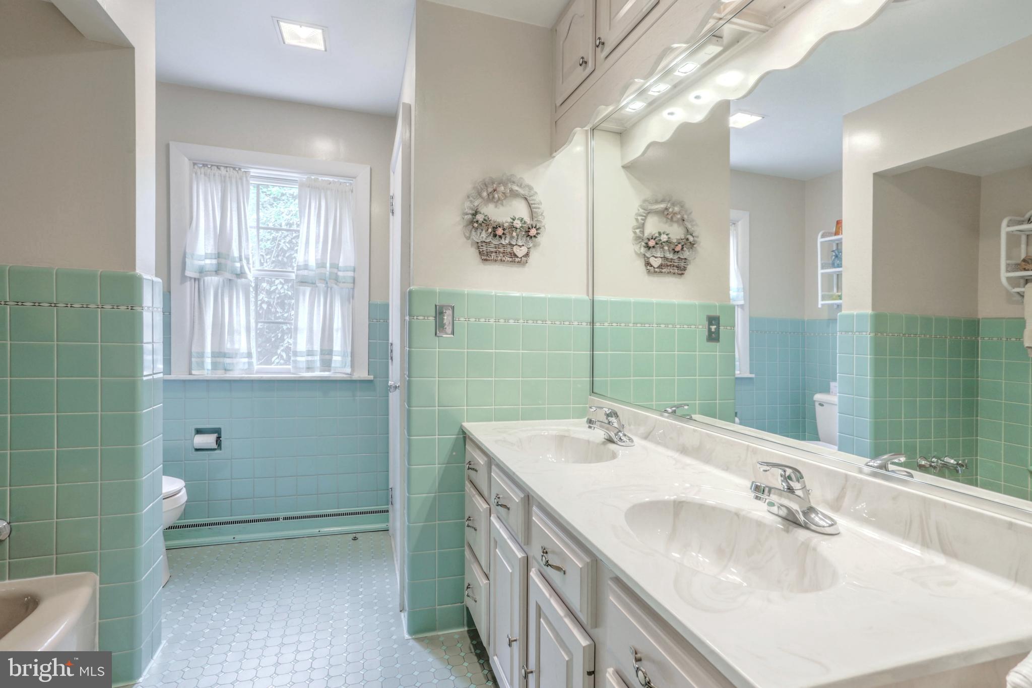 STRATHCONA - Residential