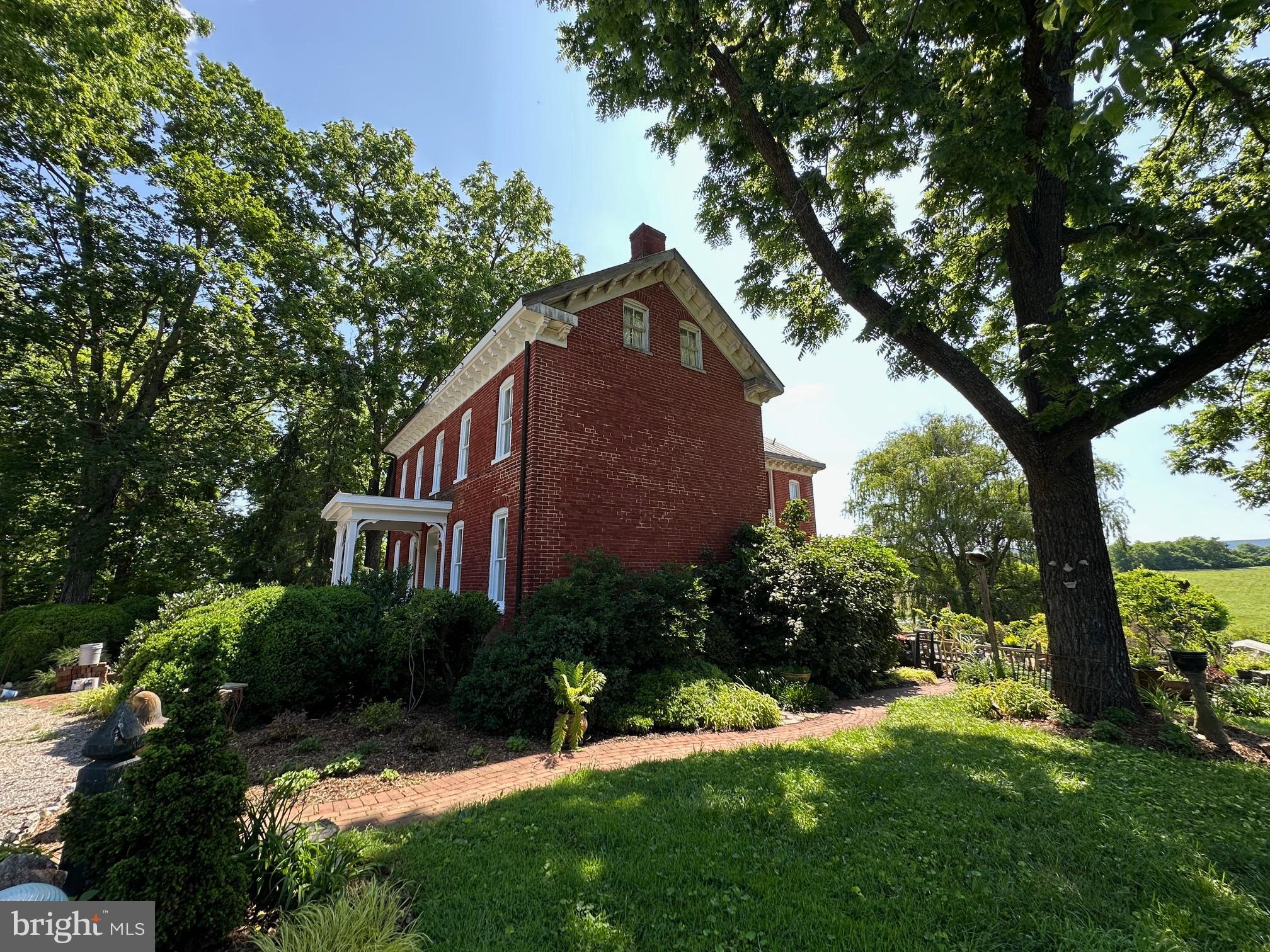 1212 RIVER ROAD