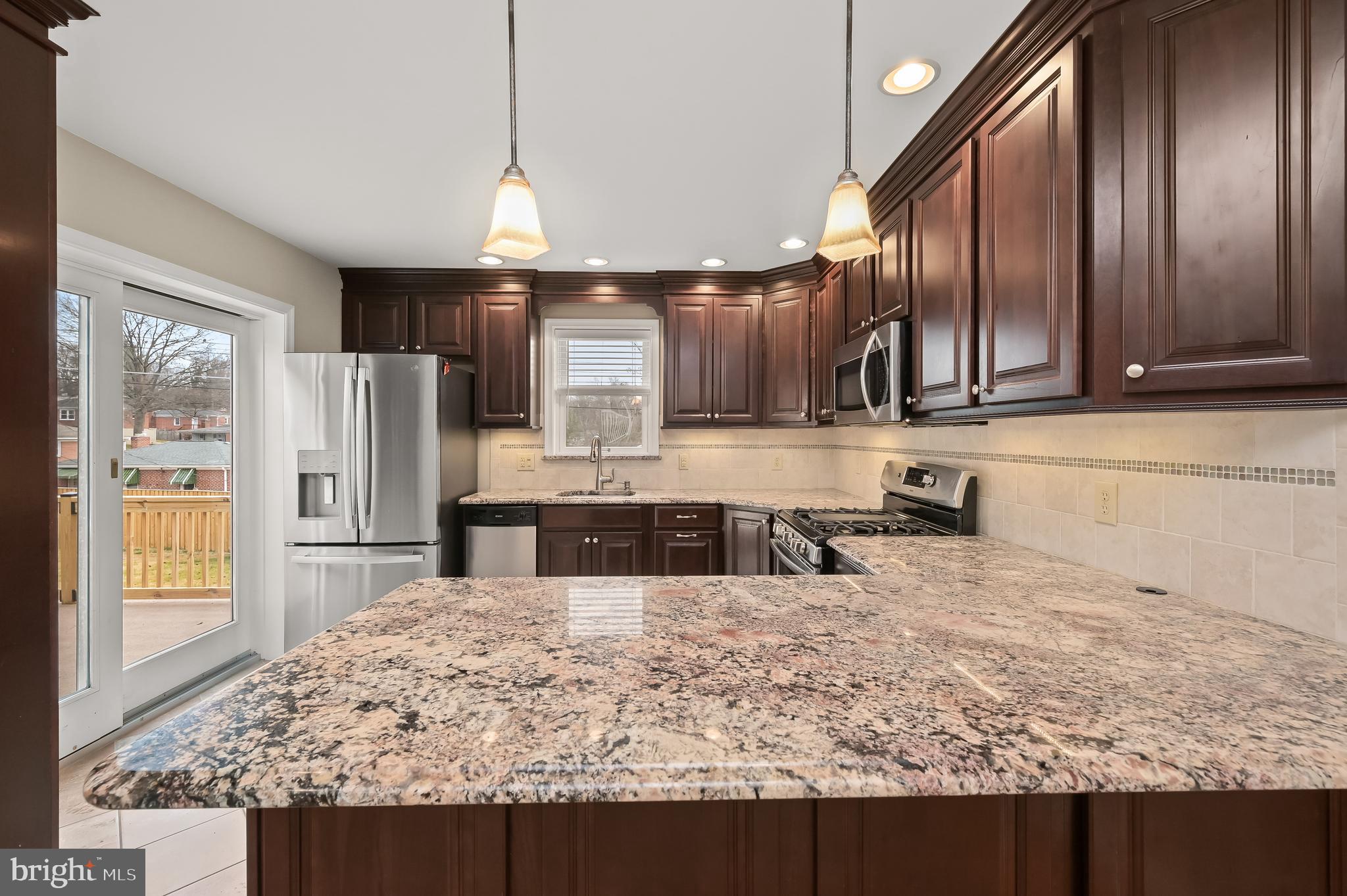 COLONIAL GARDENS - Residential