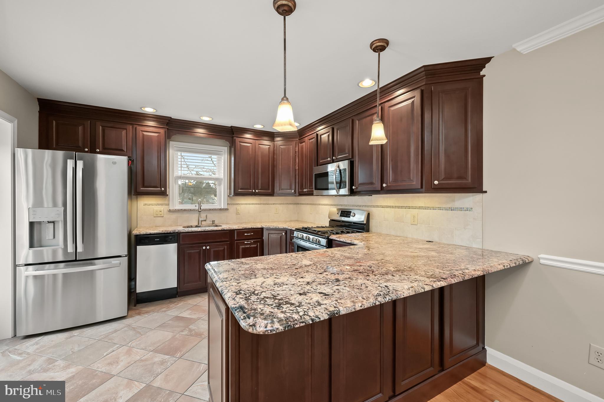 COLONIAL GARDENS - Residential