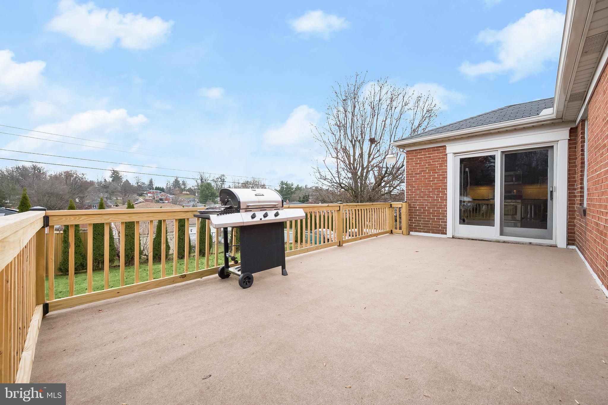 COLONIAL GARDENS - Residential