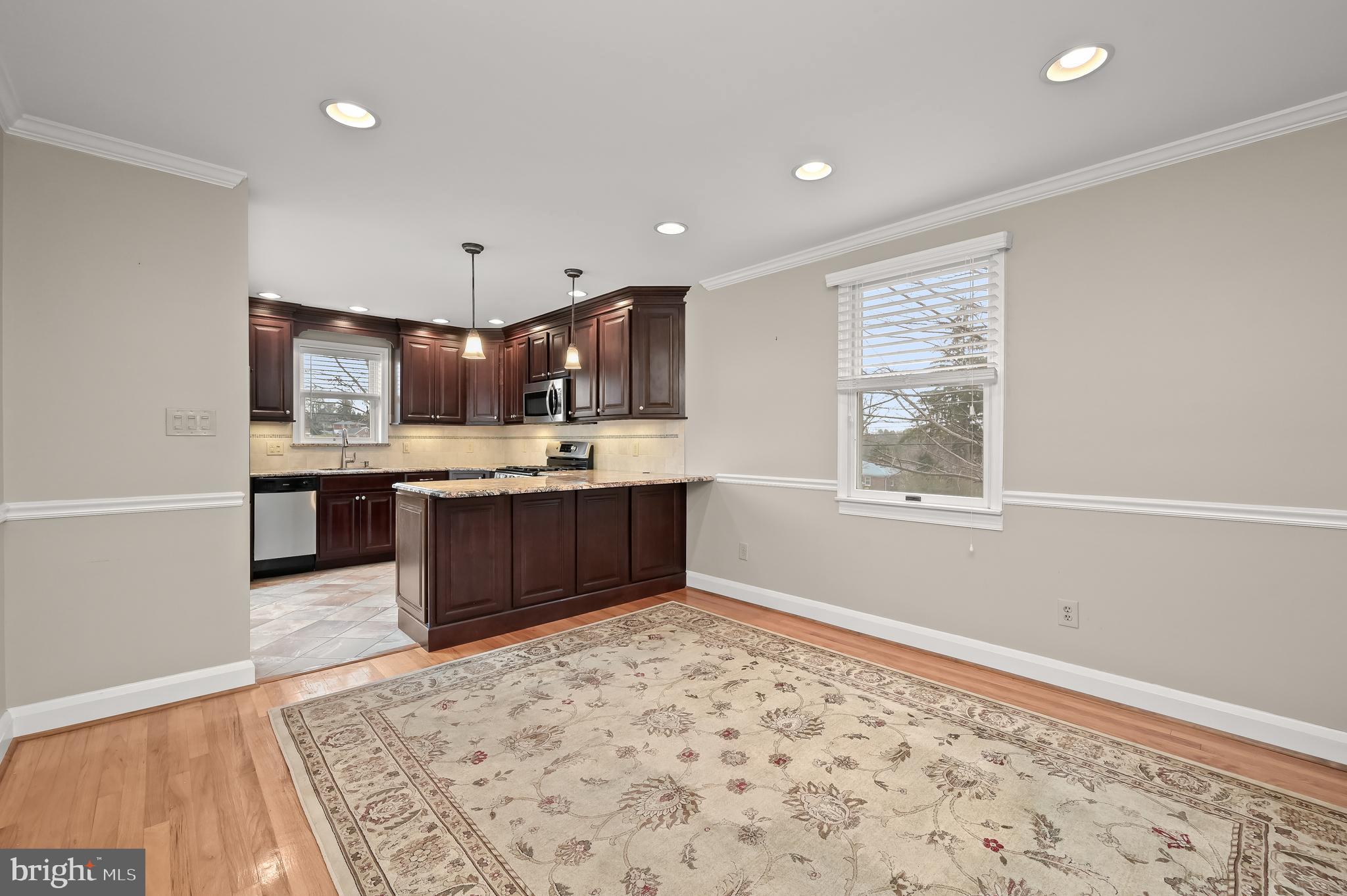 COLONIAL GARDENS - Residential