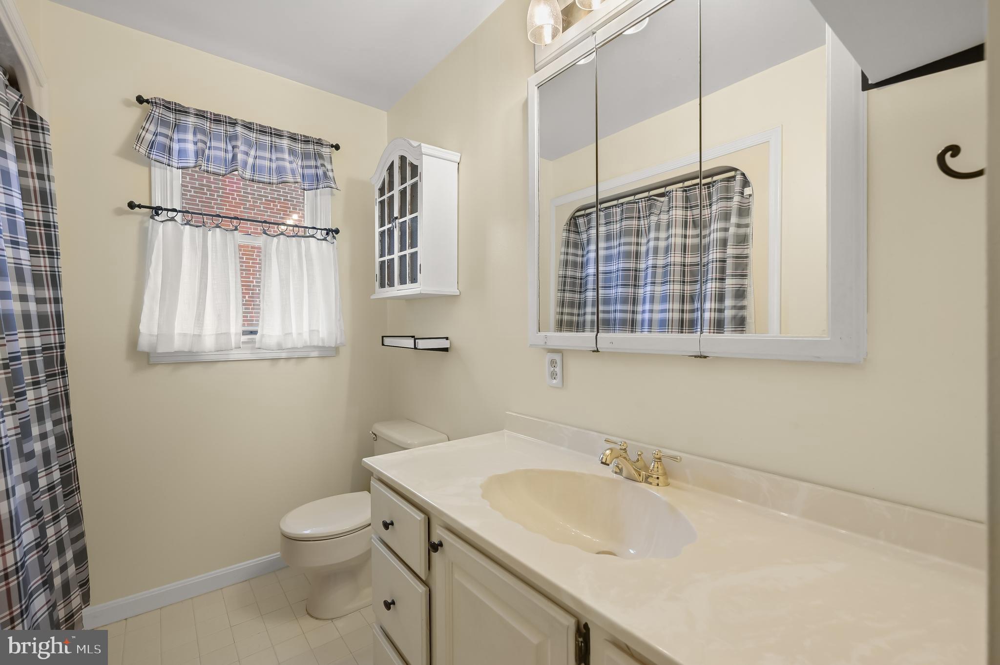 COLONIAL GARDENS - Residential