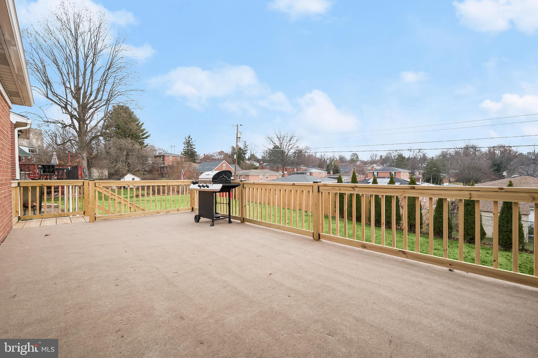 COLONIAL GARDENS - Residential