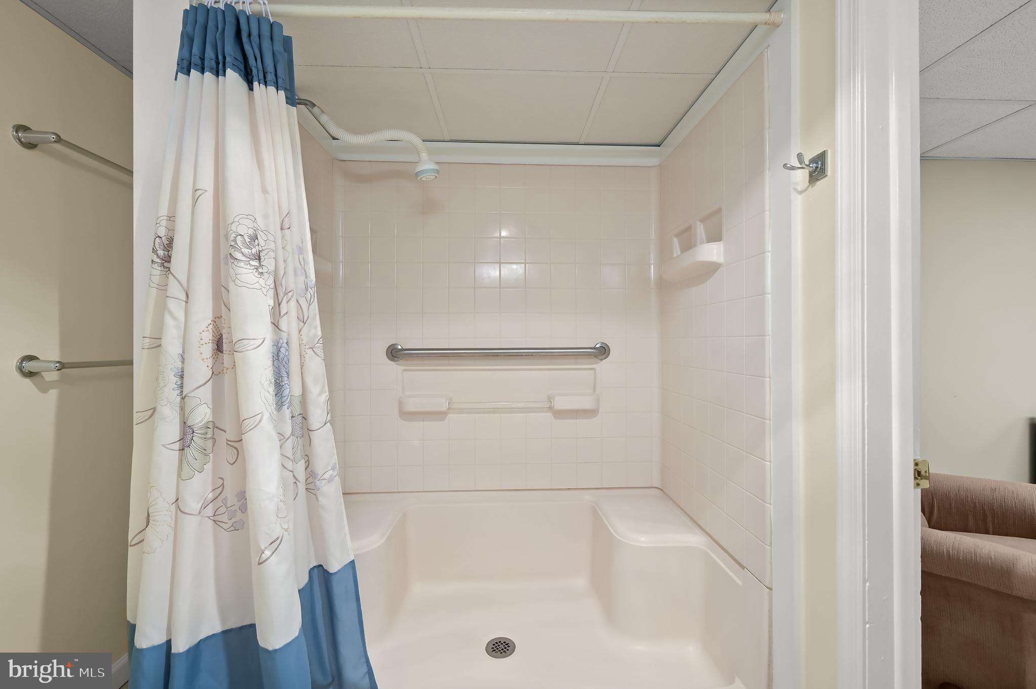 COLONIAL GARDENS - Residential