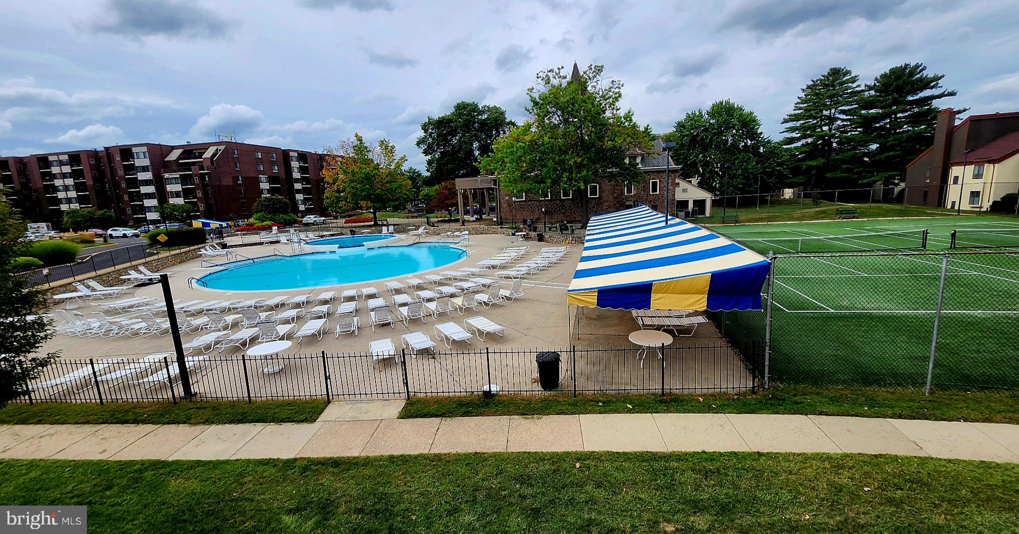 BAKERS BAY CONDOMINIUMS - Residential