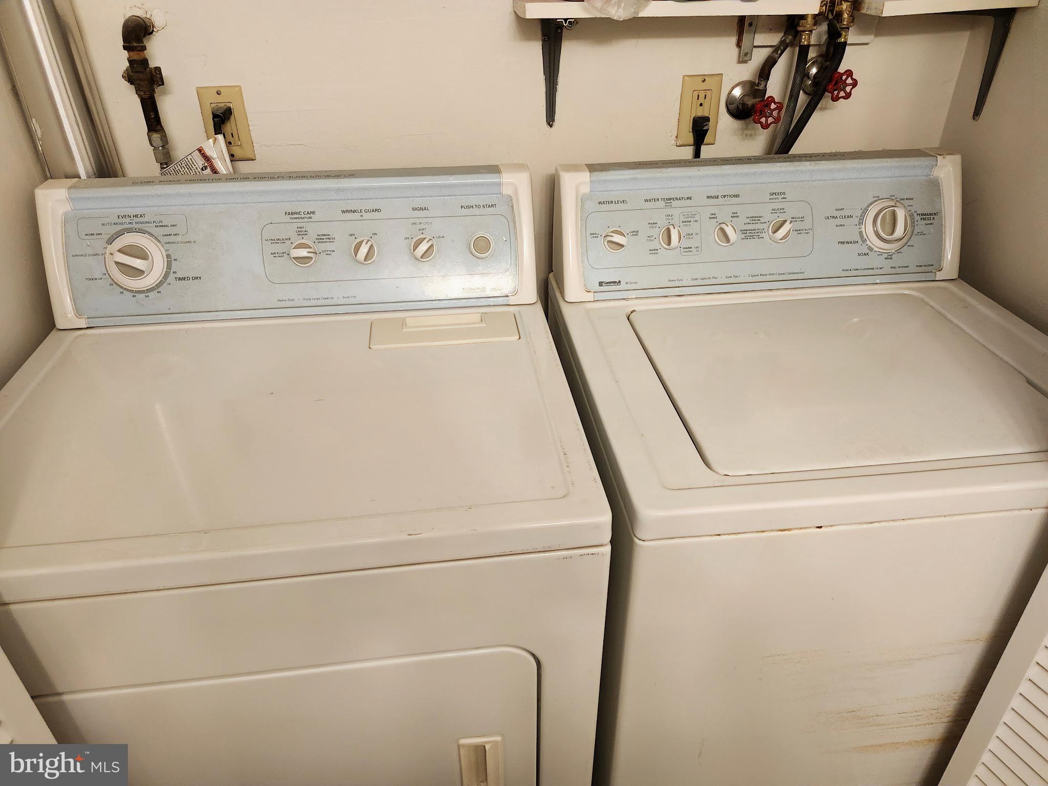 BAKERS BAY CONDOMINIUMS - Residential