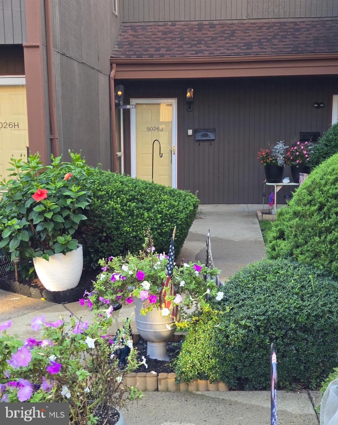 BAKERS BAY CONDOMINIUMS - Residential