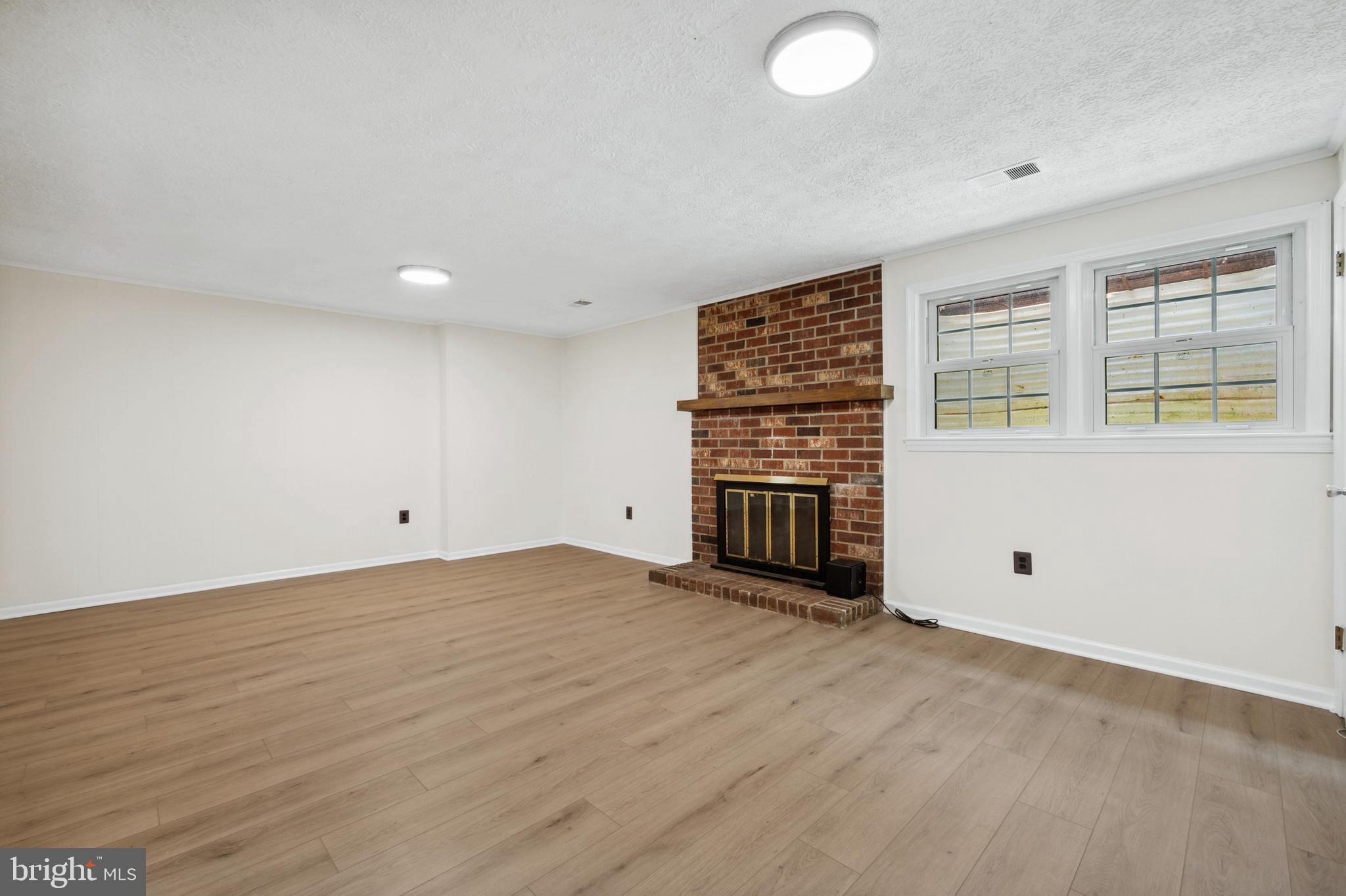 COUNTRY CREEK - Residential