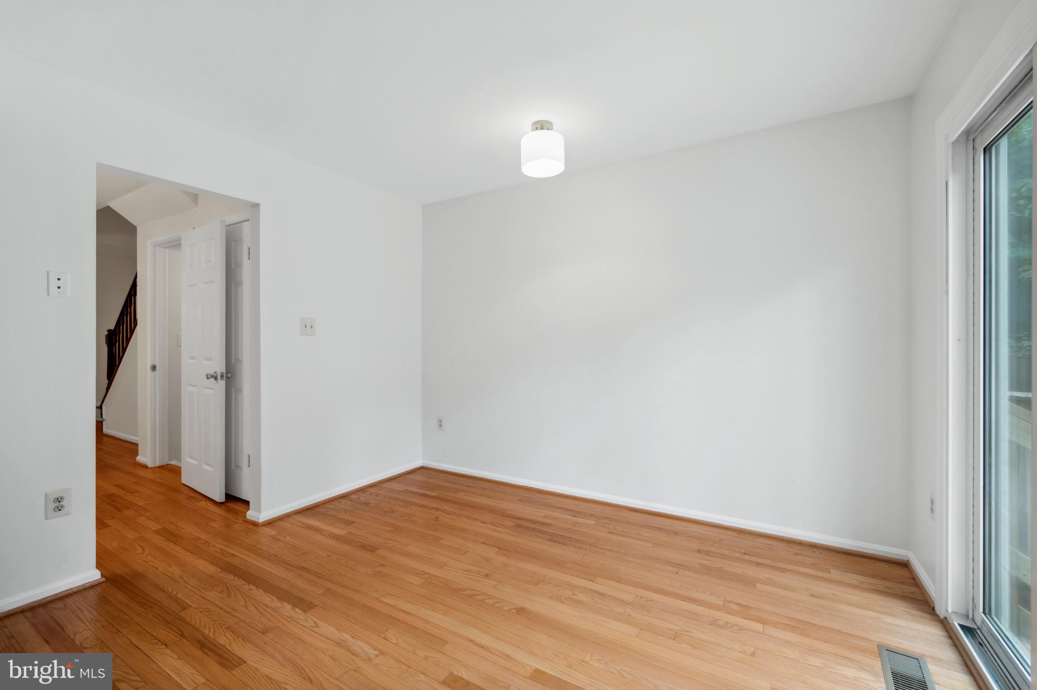 COUNTRY CREEK - Residential