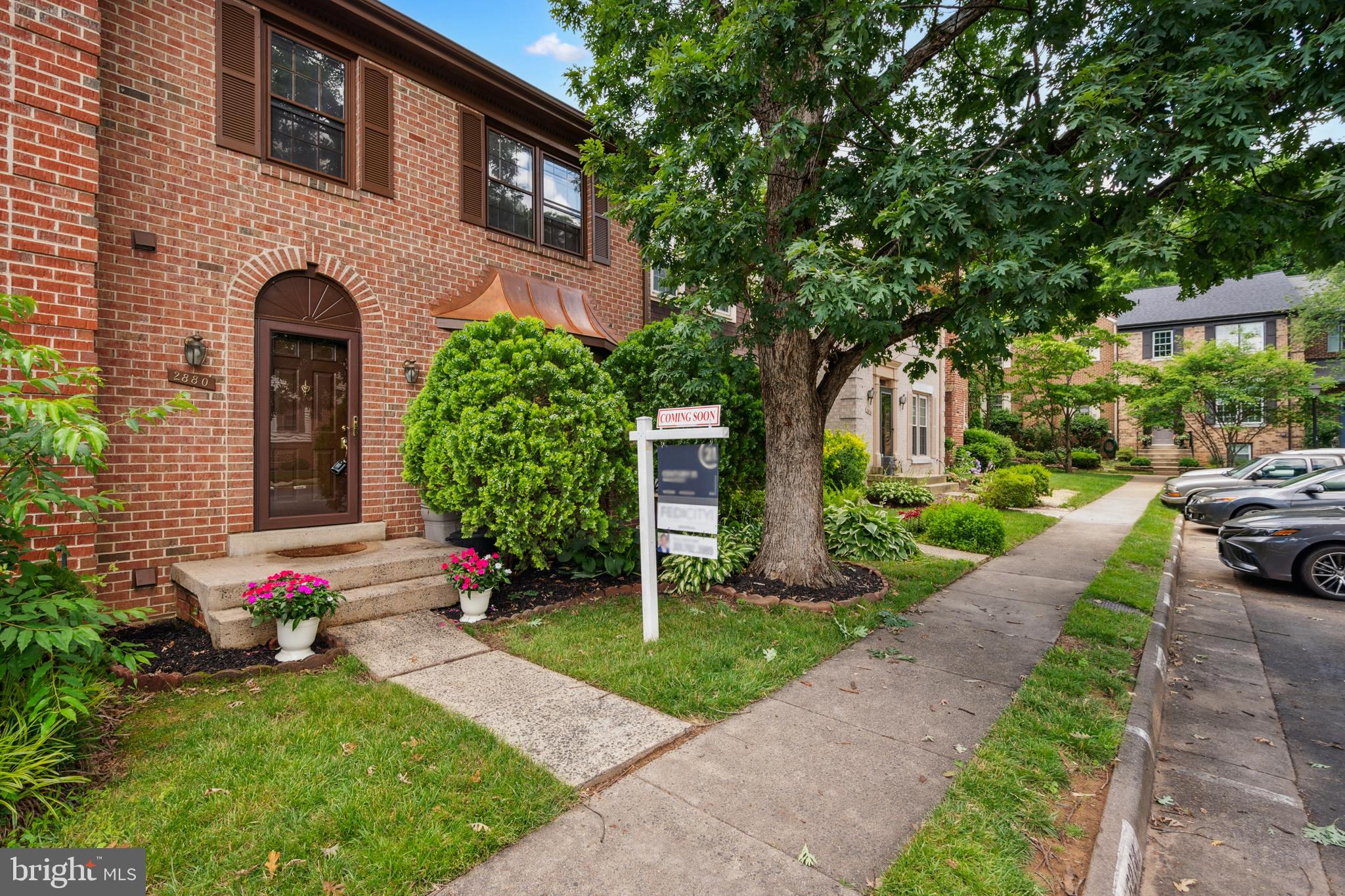 2880 KELLY SQUARE