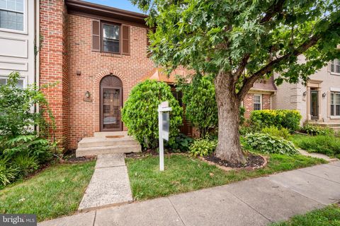 2880 KELLY SQUARE VIENNA VA 22181