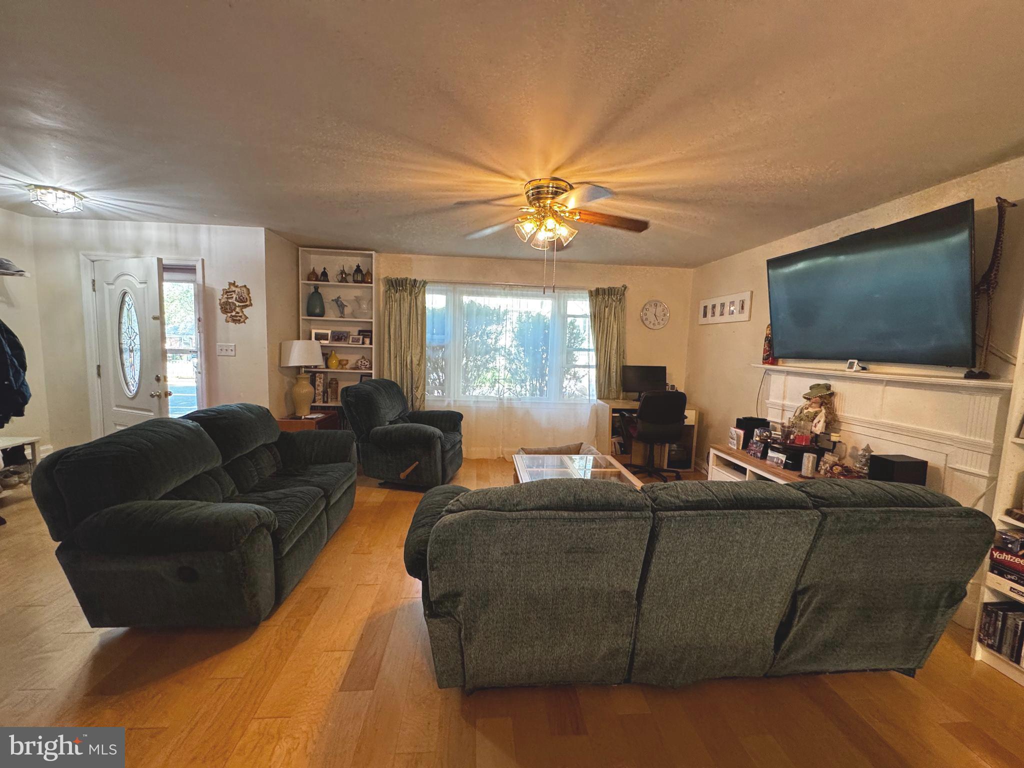 CRESCENT HILLS - Residential Lease