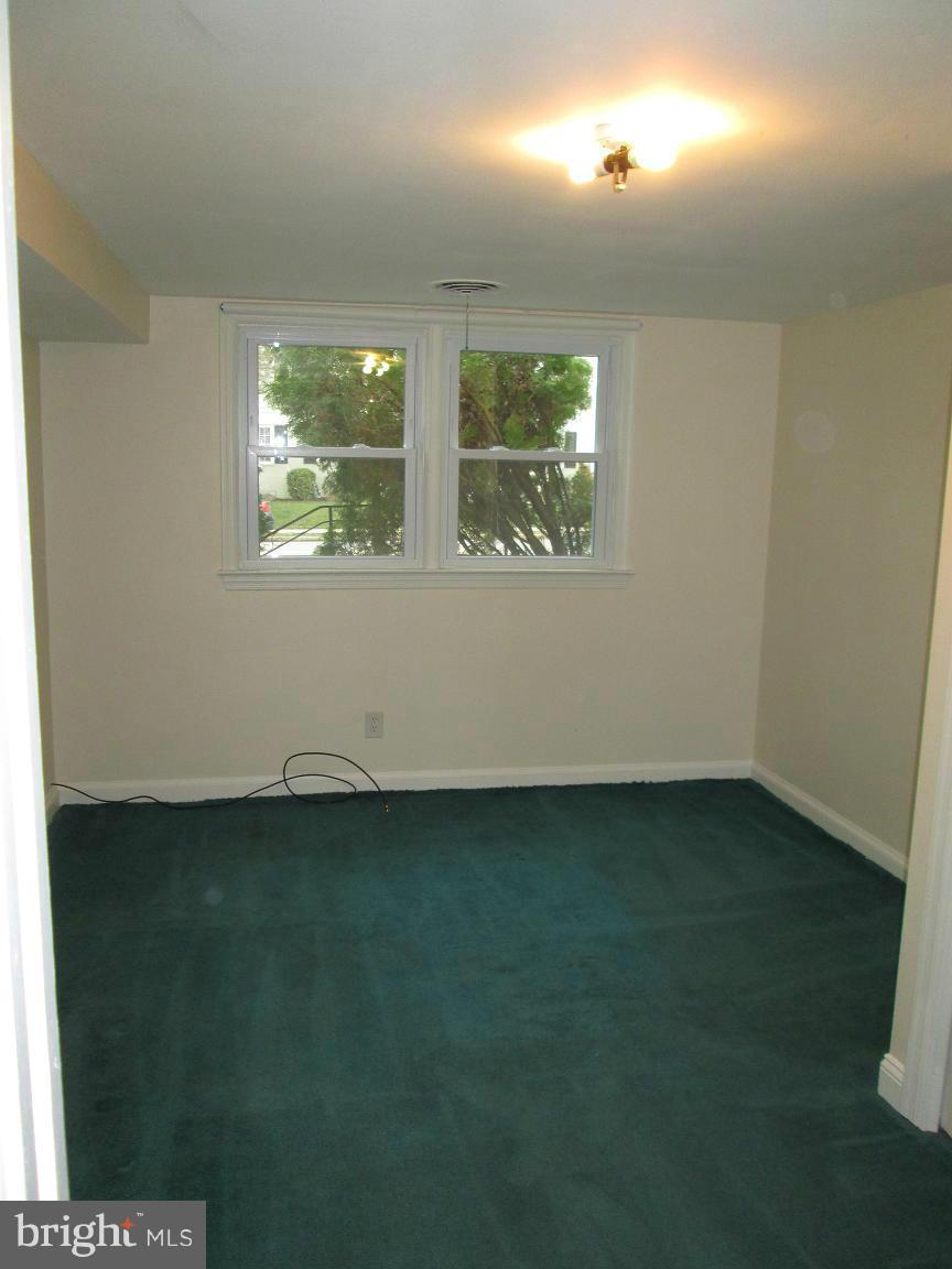 CRESCENT HILLS - Residential Lease