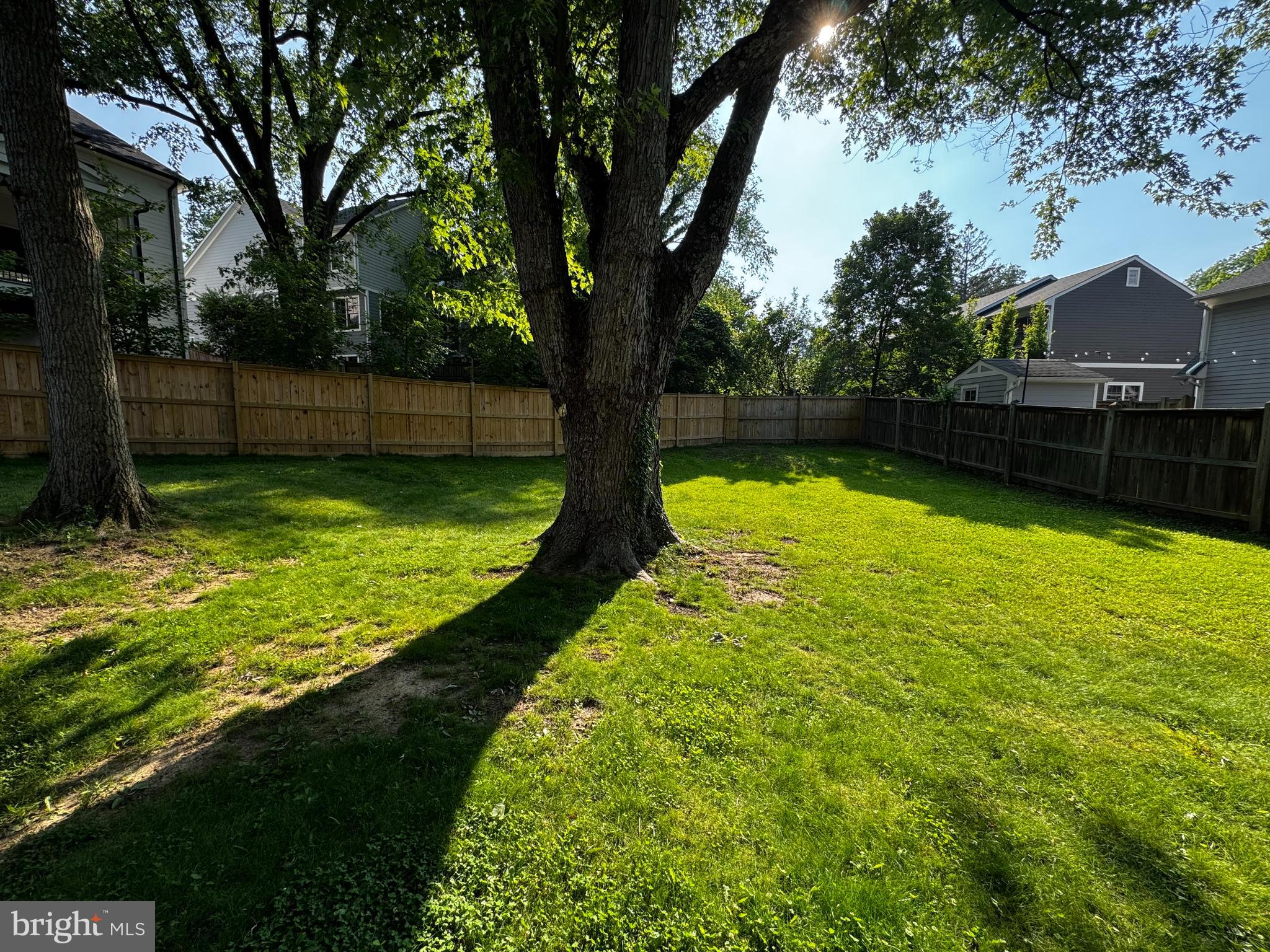 CRESCENT HILLS - Residential Lease