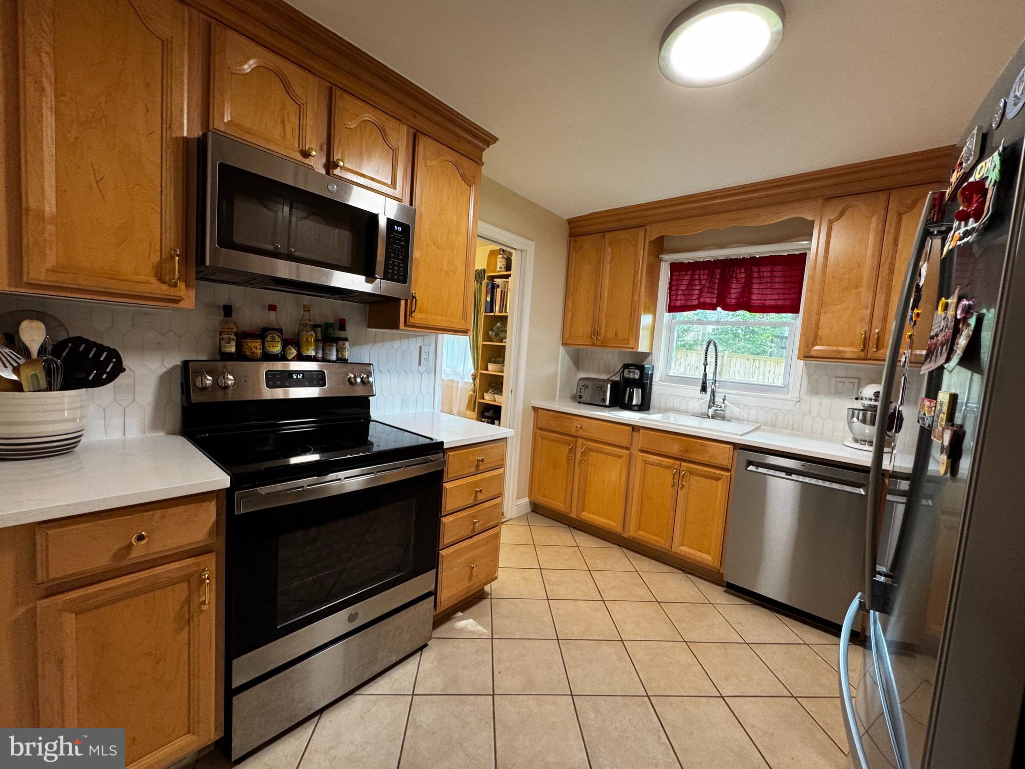 CRESCENT HILLS - Residential Lease