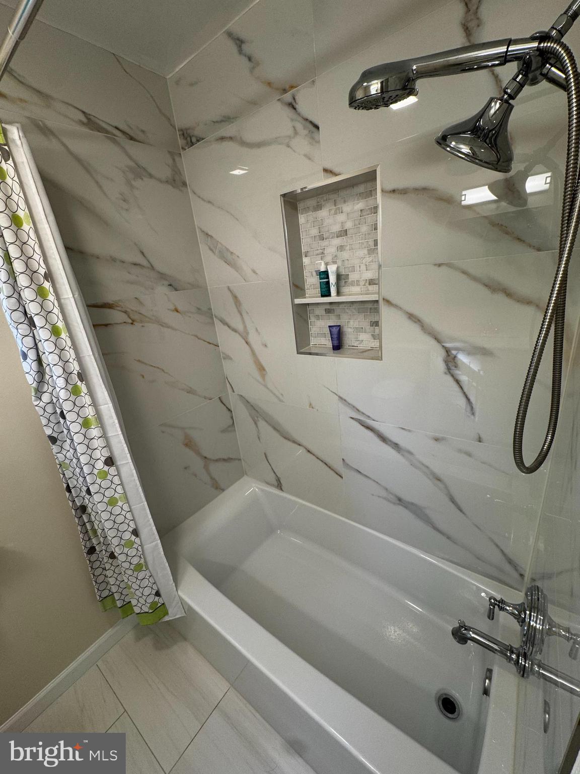 CRESCENT HILLS - Residential Lease