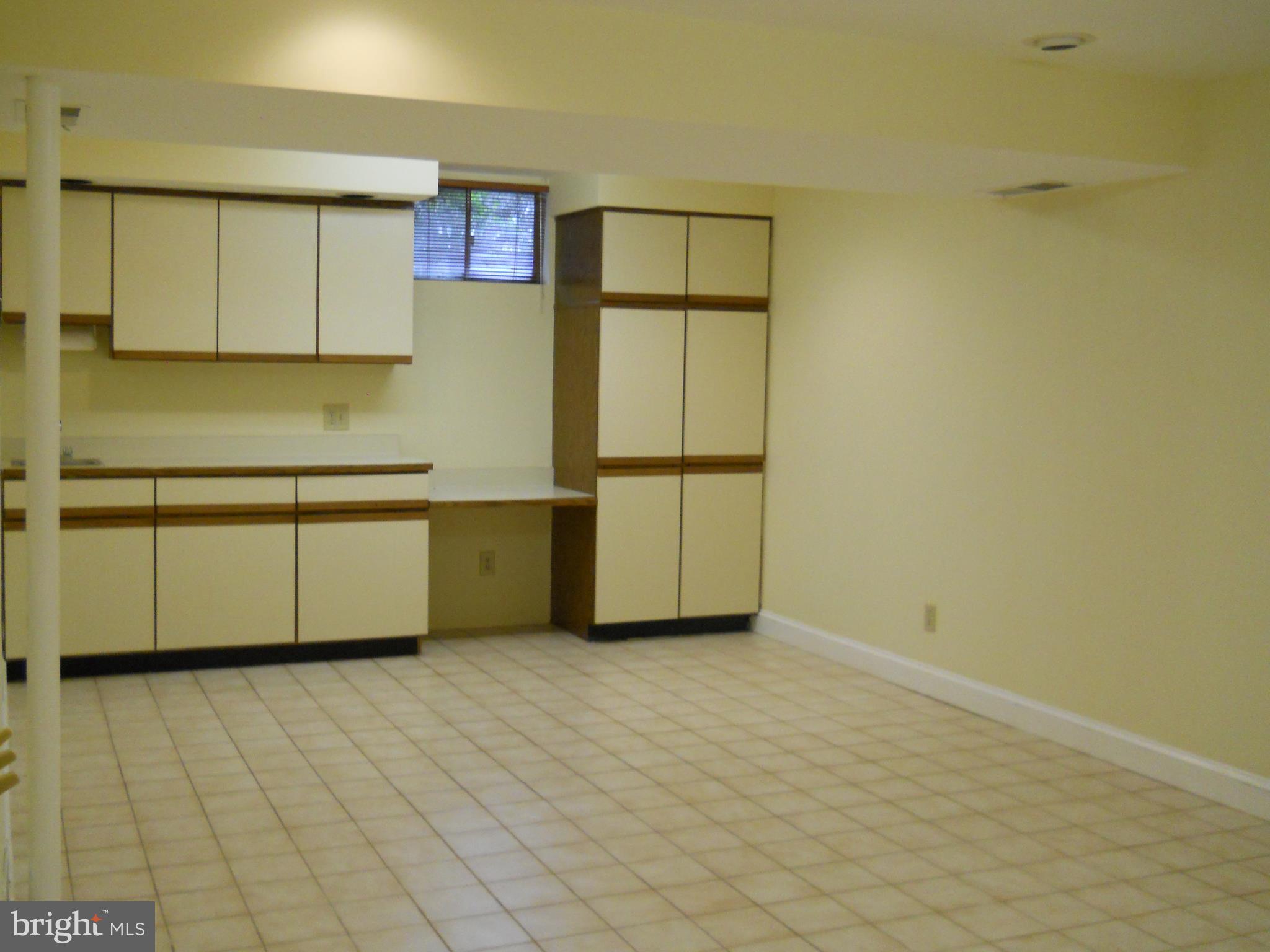 MAYDALE - Residential Lease