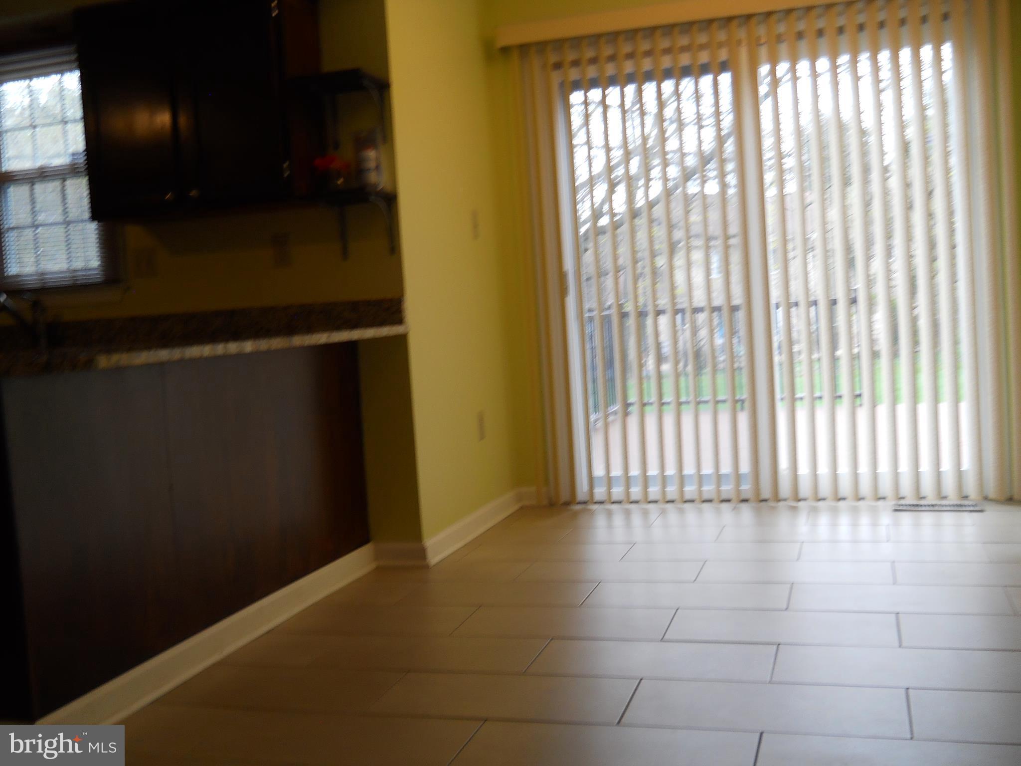 MAYDALE - Residential Lease