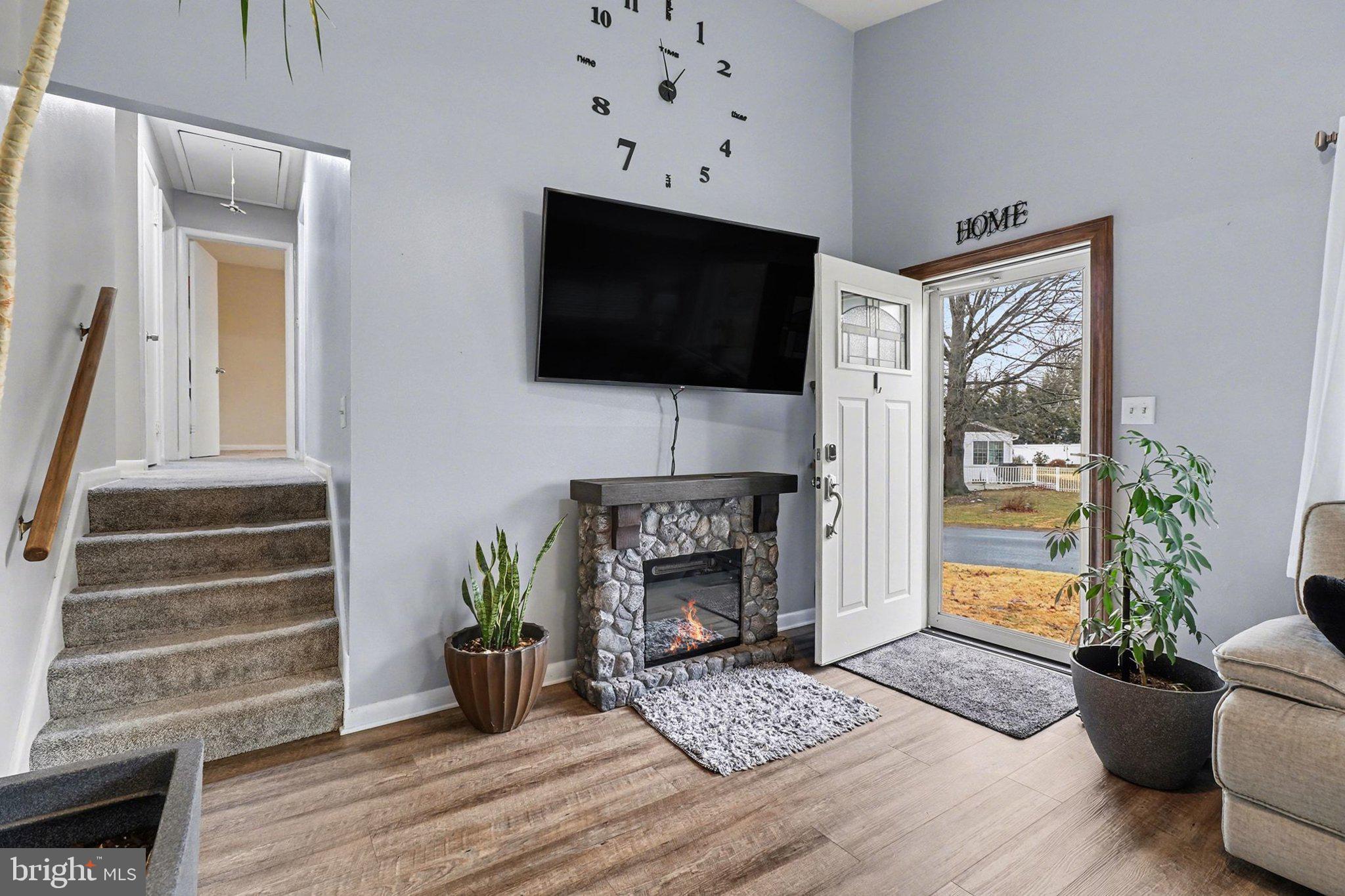 CLUB ESTATES WEST - Residential