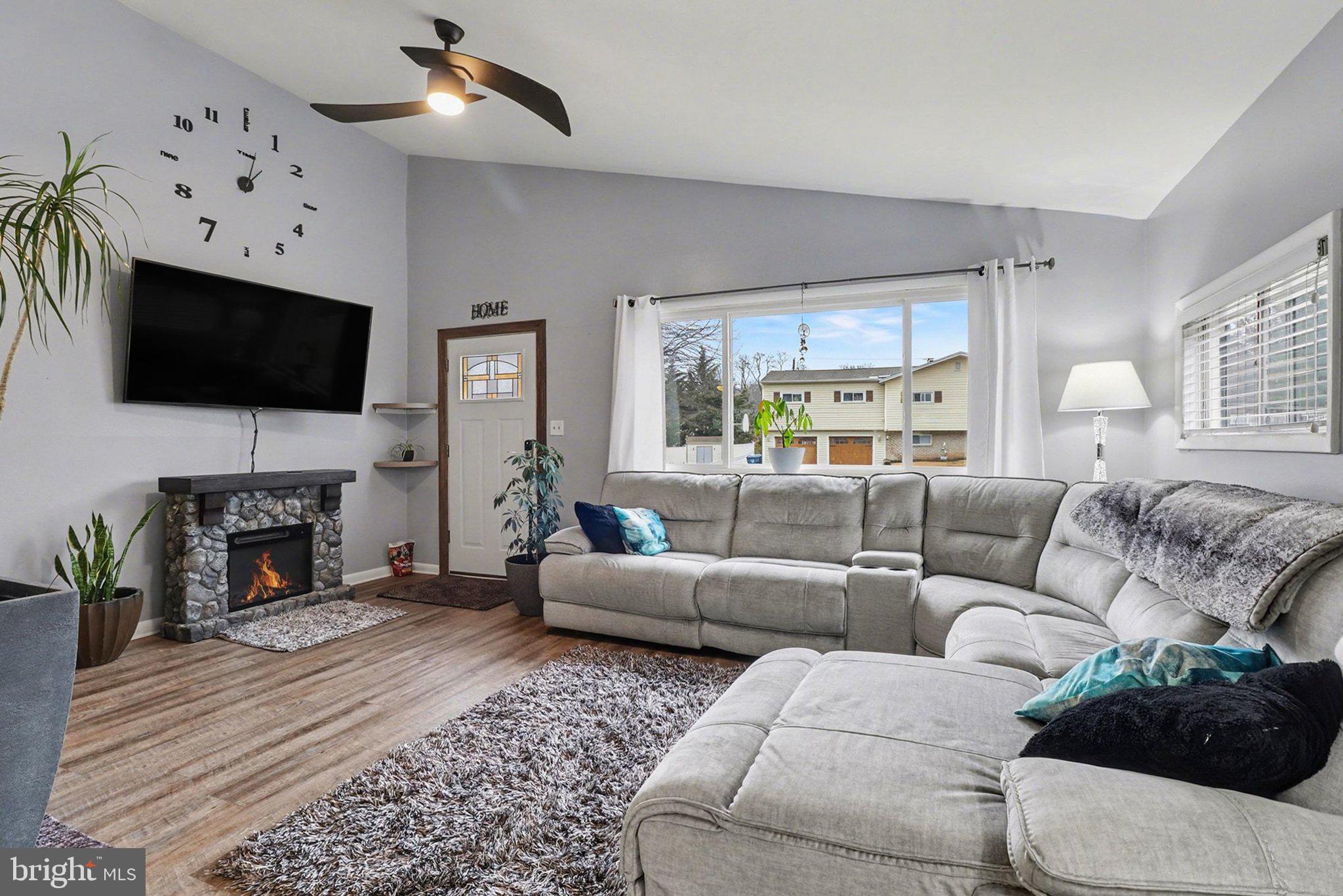 CLUB ESTATES WEST - Residential