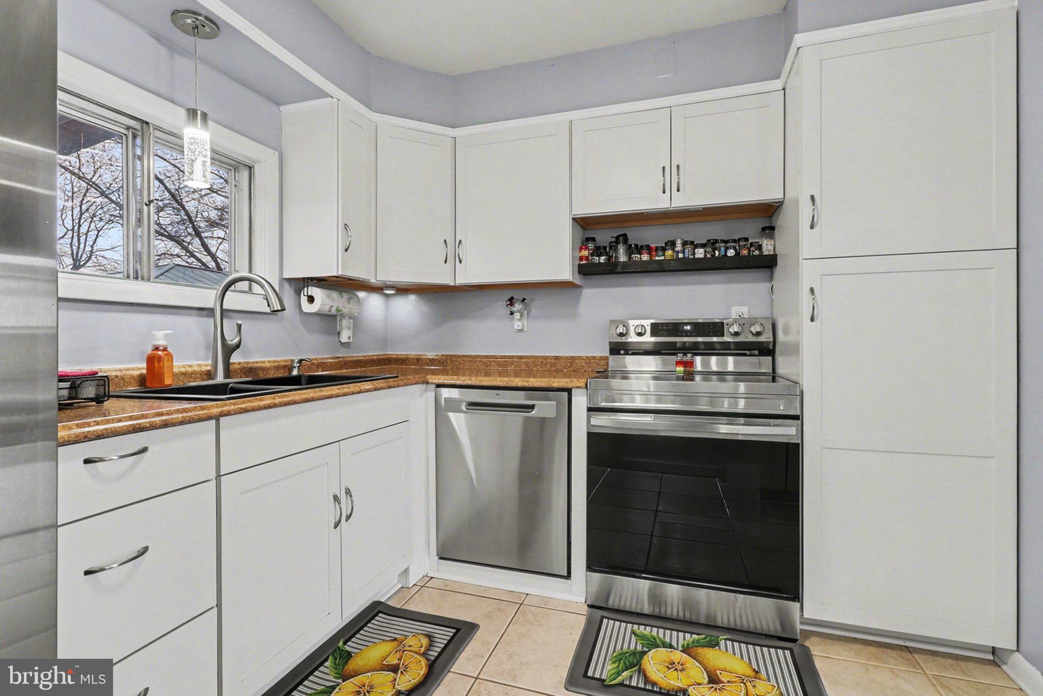 CLUB ESTATES WEST - Residential