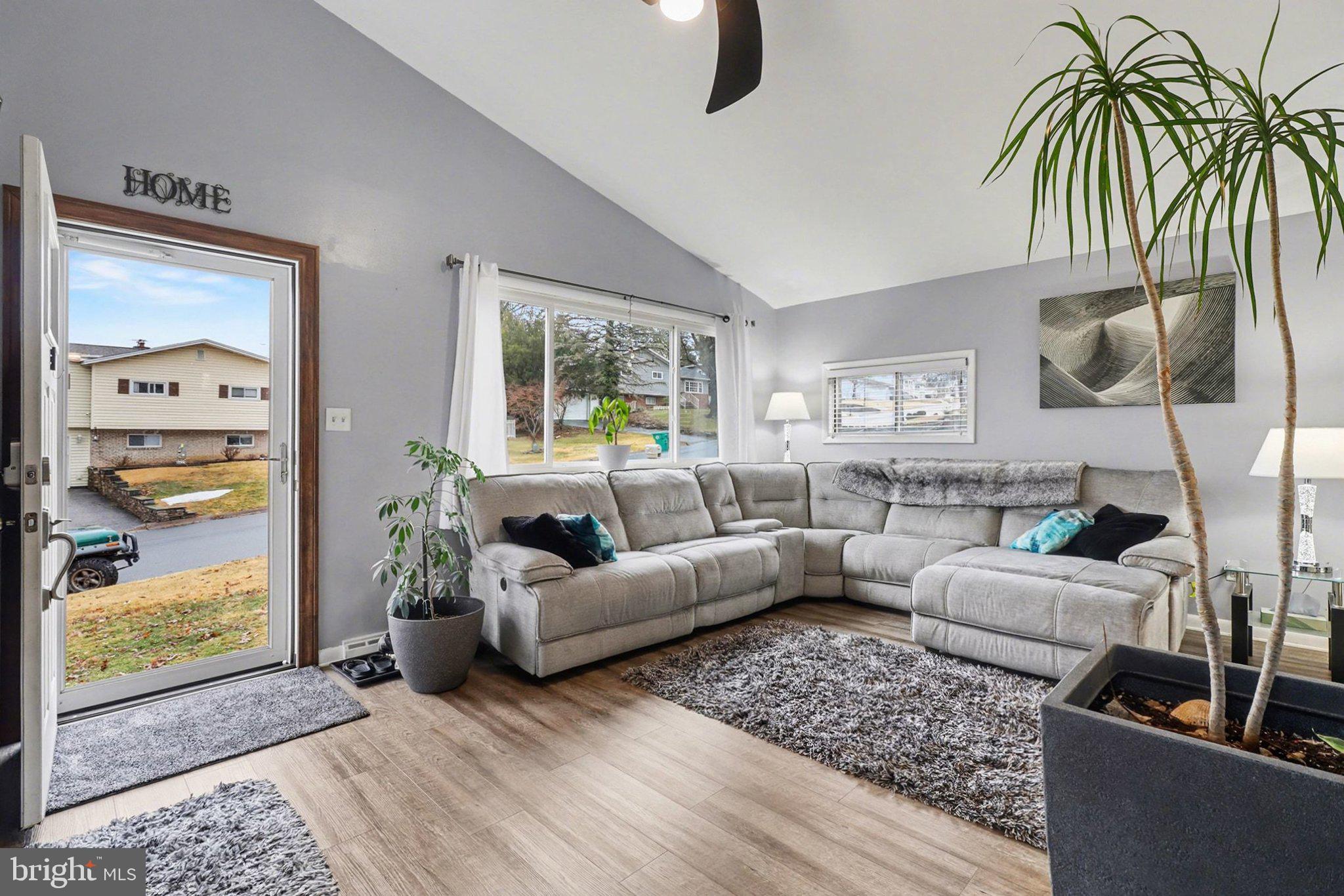 CLUB ESTATES WEST - Residential