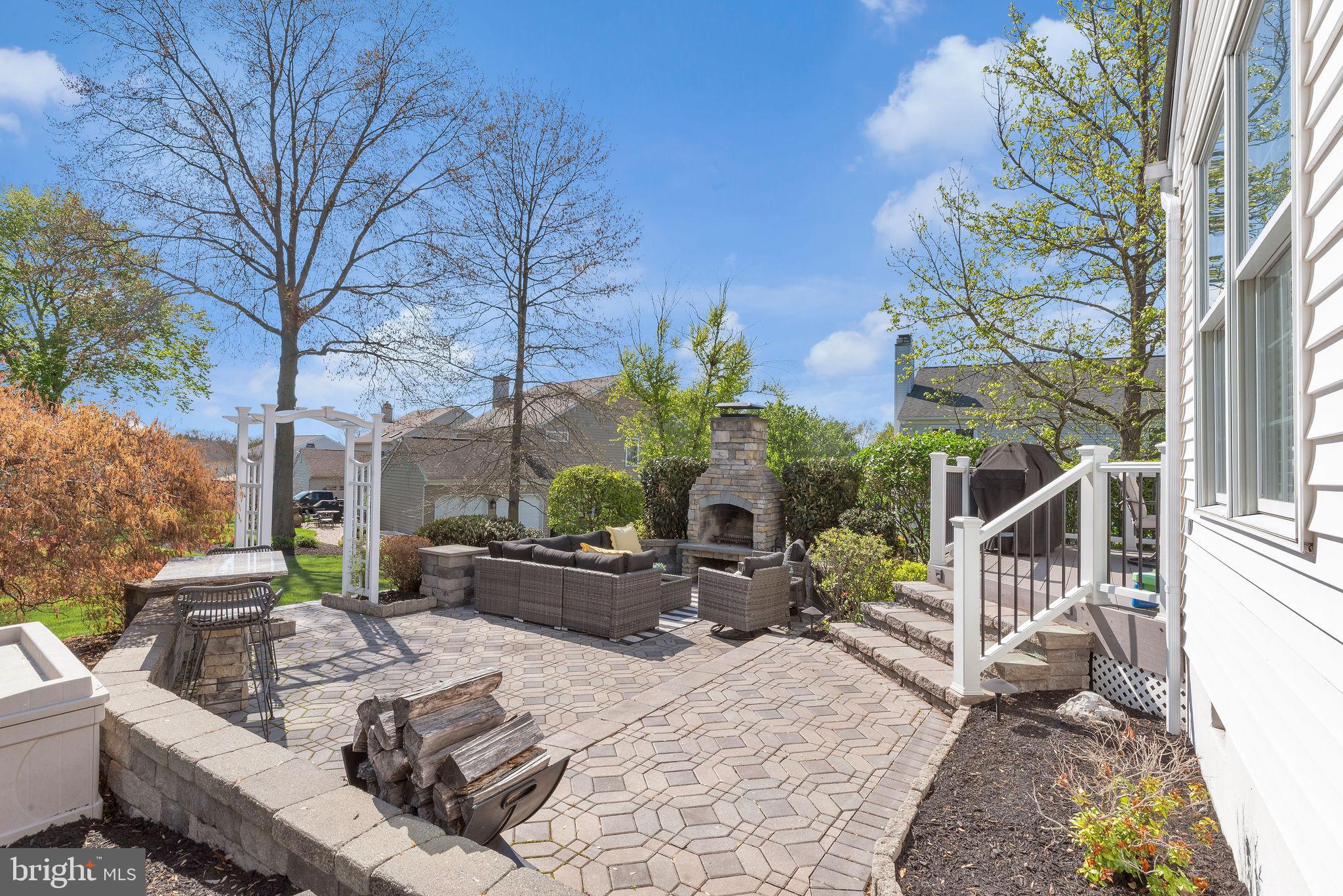 CHARLESTOWNE - Residential
