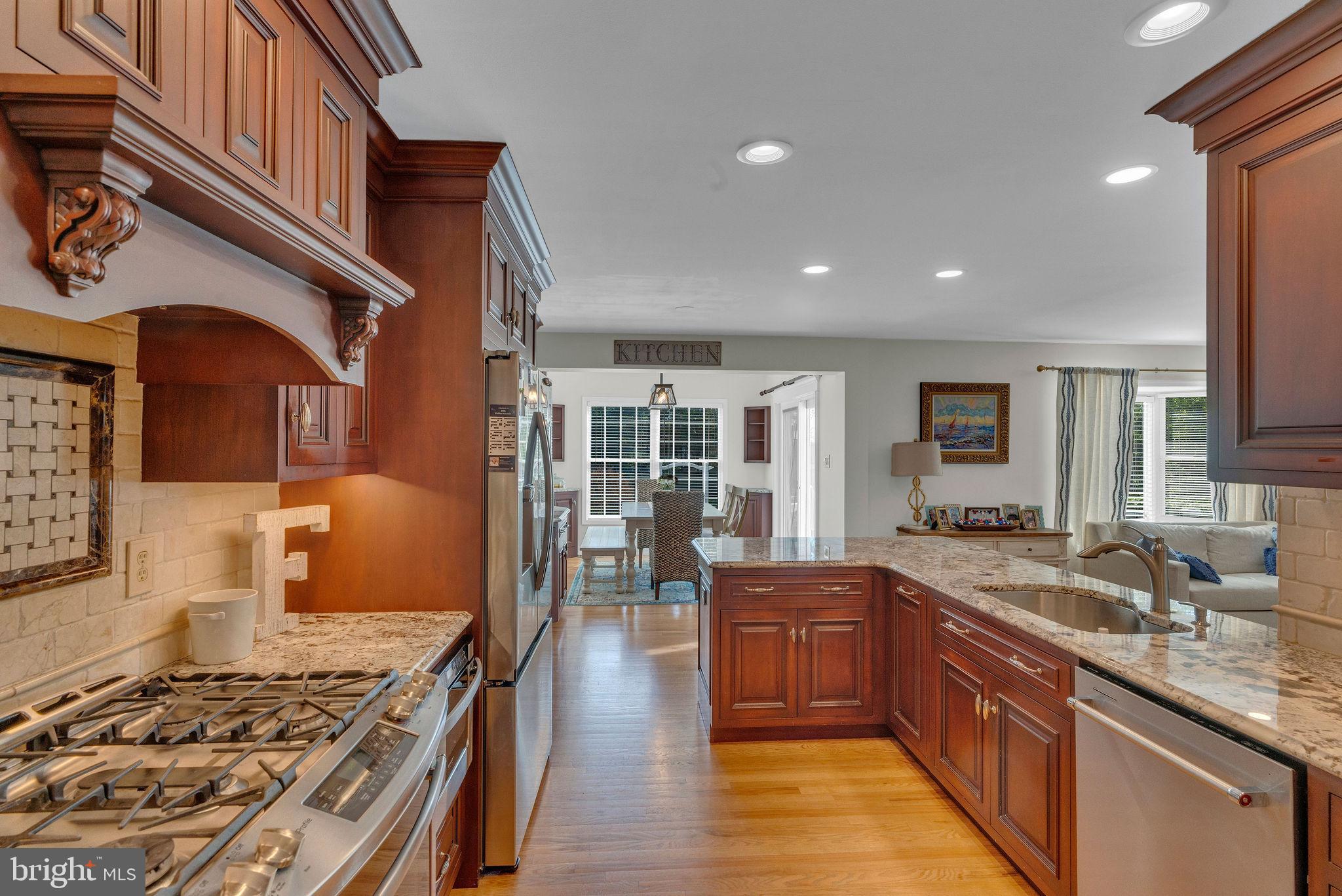 CHARLESTOWNE - Residential