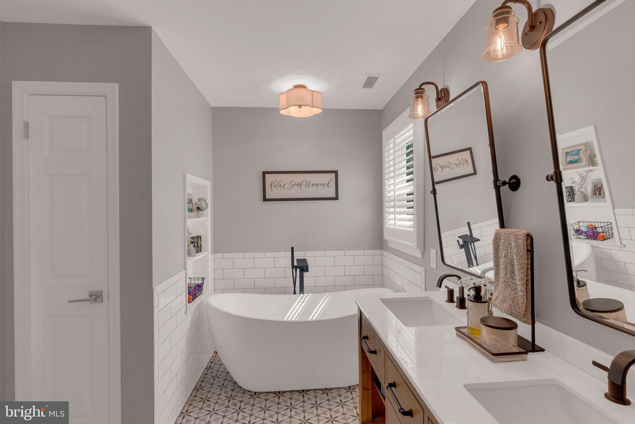 CHARLESTOWNE - Residential