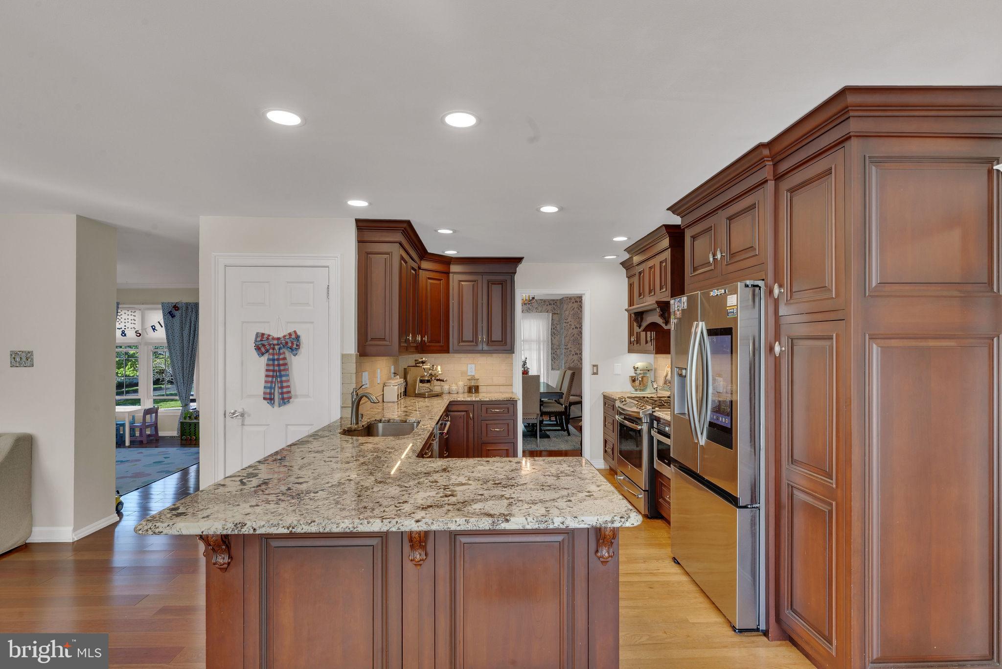 CHARLESTOWNE - Residential
